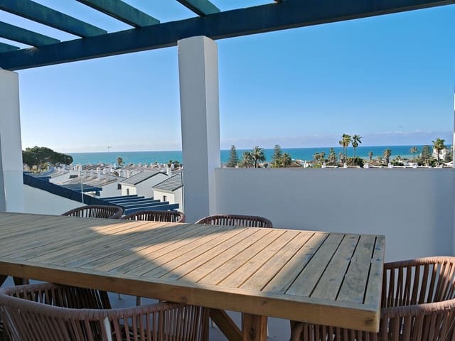 4 quarto Penthouse para venda em Estepona - 750 000 € (Ref: 9127825)