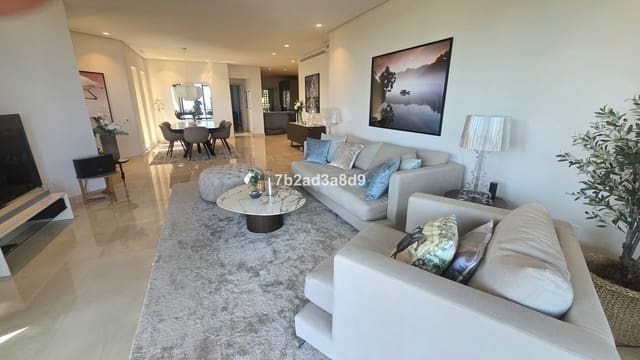 2 soveværelse Penthouse til salg i Golden Mile, Marbella med swimmingpool - € 2.095.000 (Ref: 9227938)