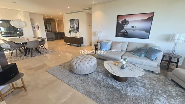 2 soveværelse Penthouse til salg i Golden Mile, Marbella med swimmingpool - € 2.095.000 (Ref: 9227938)