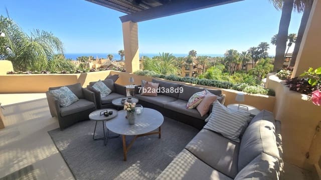 2 soveværelse Penthouse til salg i Golden Mile, Marbella med swimmingpool - € 2.095.000 (Ref: 9227938)