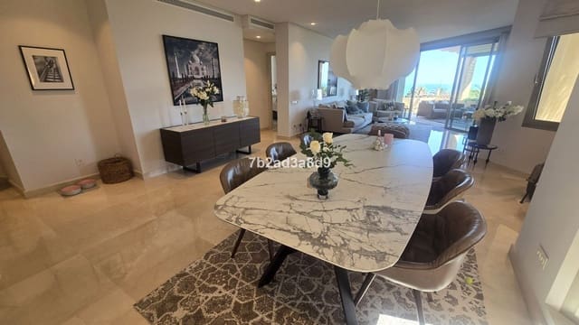 2 soveværelse Penthouse til salg i Golden Mile, Marbella med swimmingpool - € 2.095.000 (Ref: 9227938)