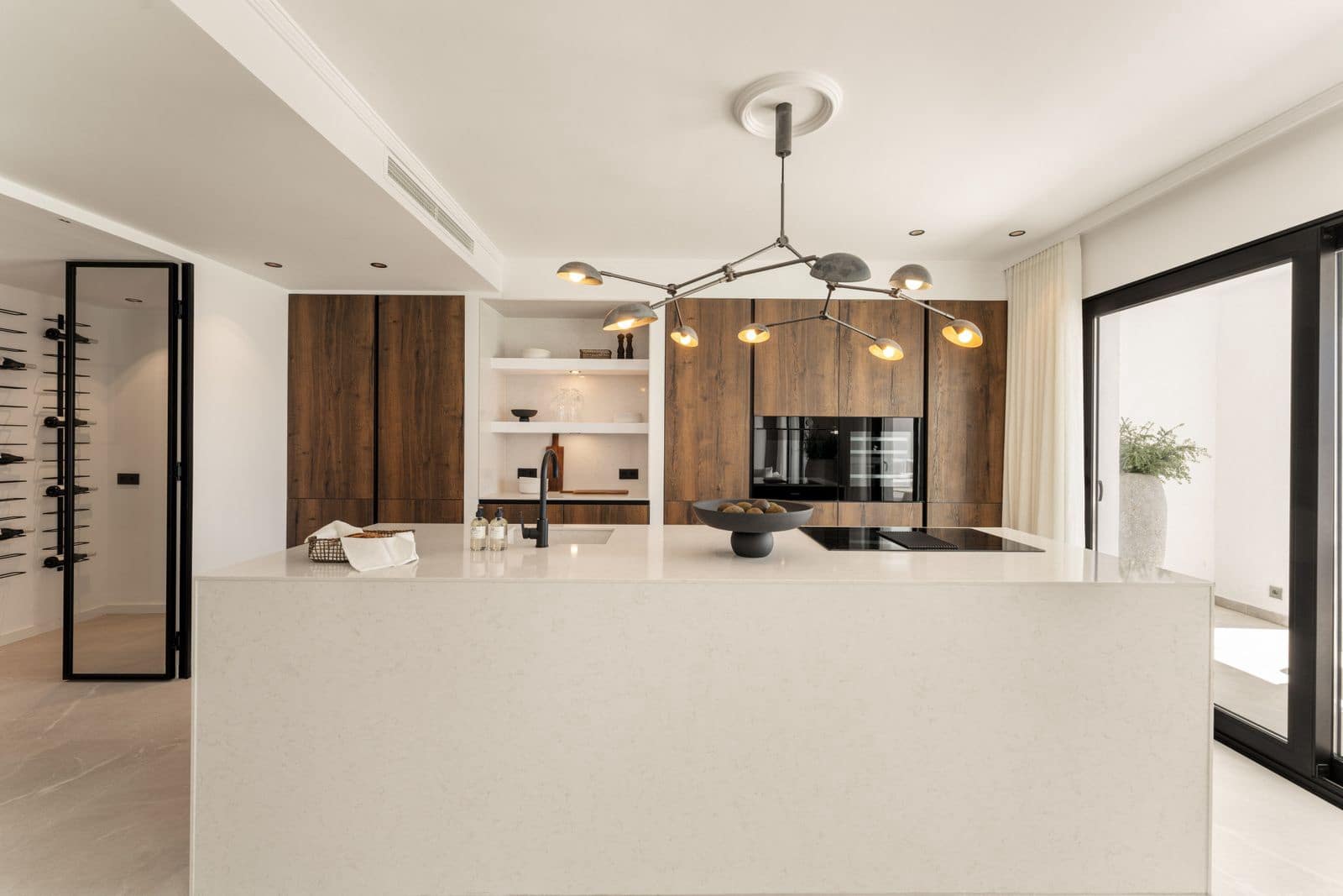 3 bedroom Apartment for sale in Benahavis - € 1,350,000 (Ref: 9227940)