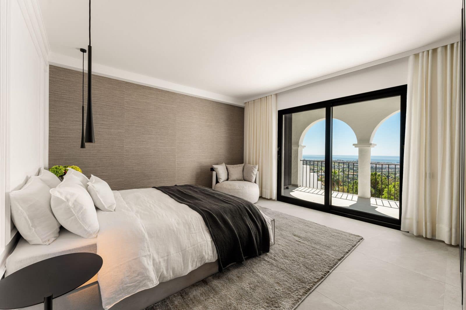 3 bedroom Apartment for sale in Benahavis - € 1,350,000 (Ref: 9227940)