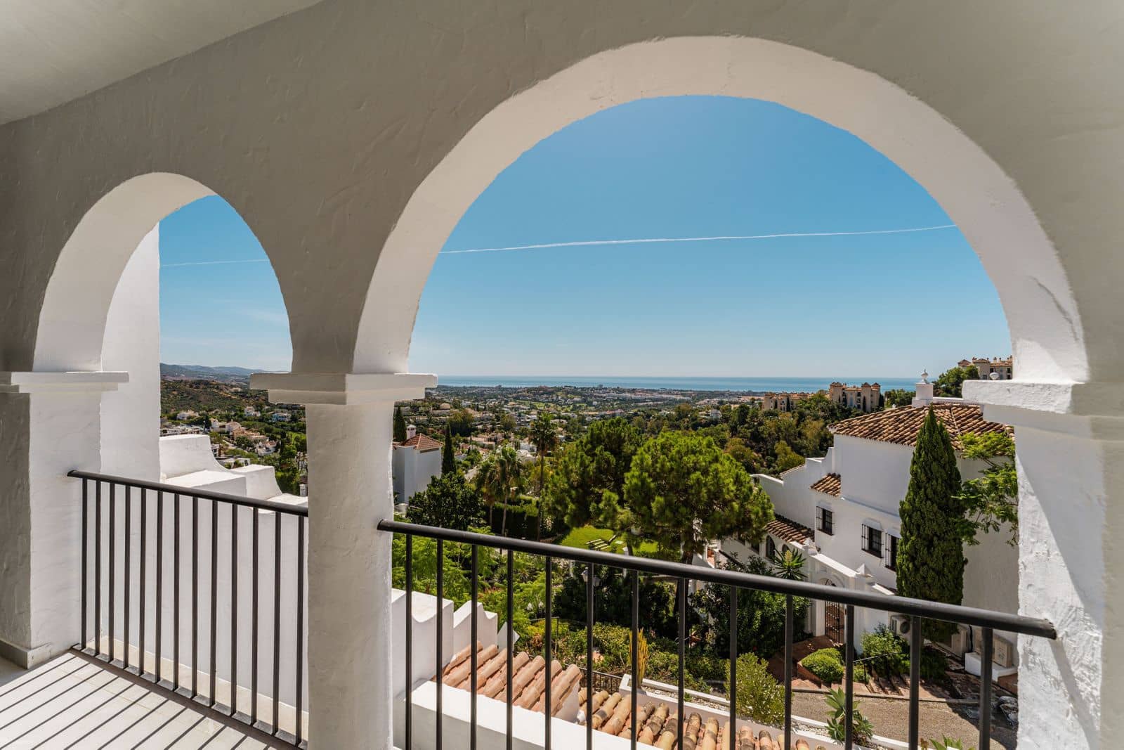 3 bedroom Apartment for sale in Benahavis - € 1,350,000 (Ref: 9227940)