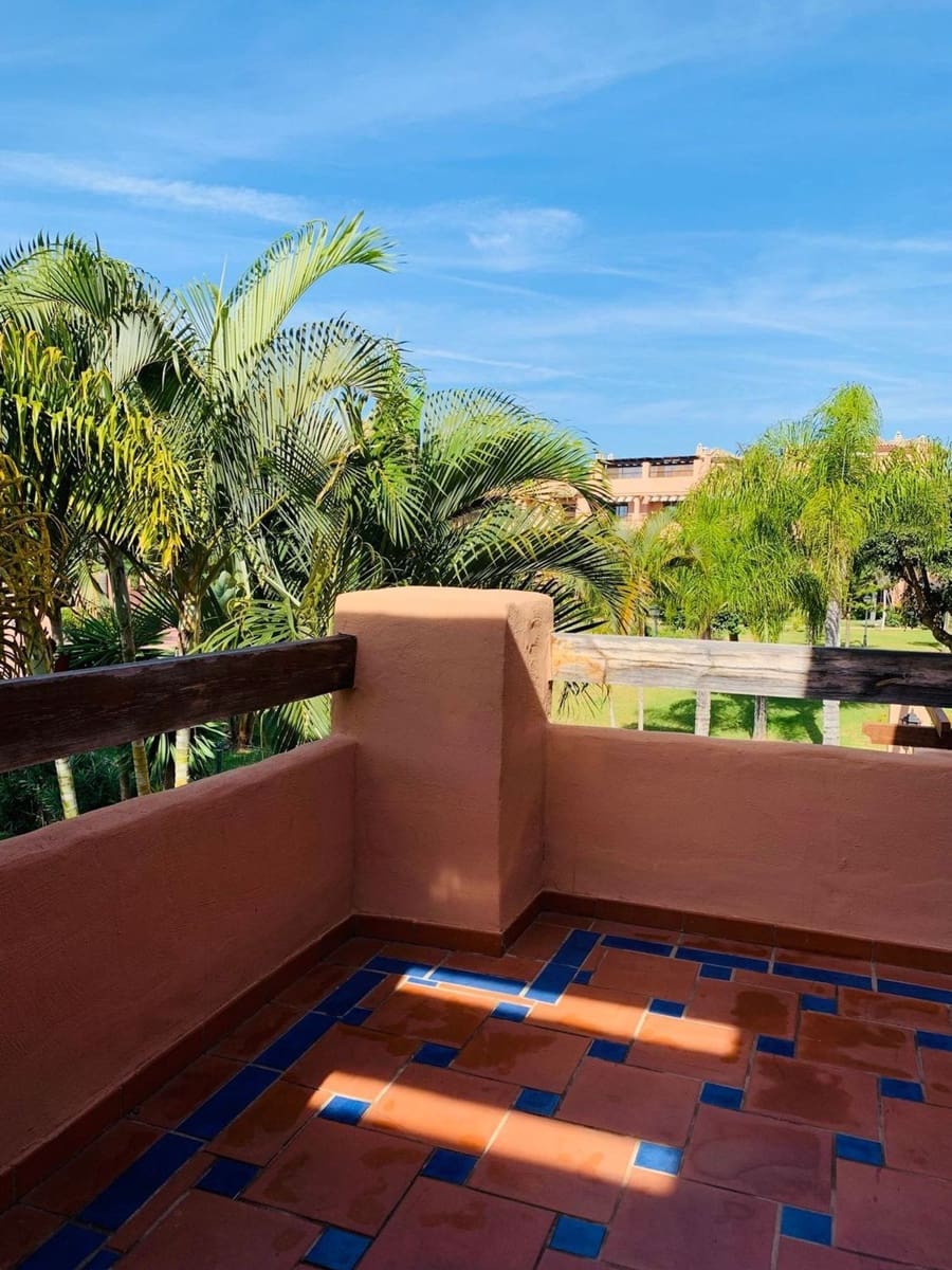 3 bedroom Apartment for sale in Estepona with pool garage - € 595,000 (Ref: 9227946)