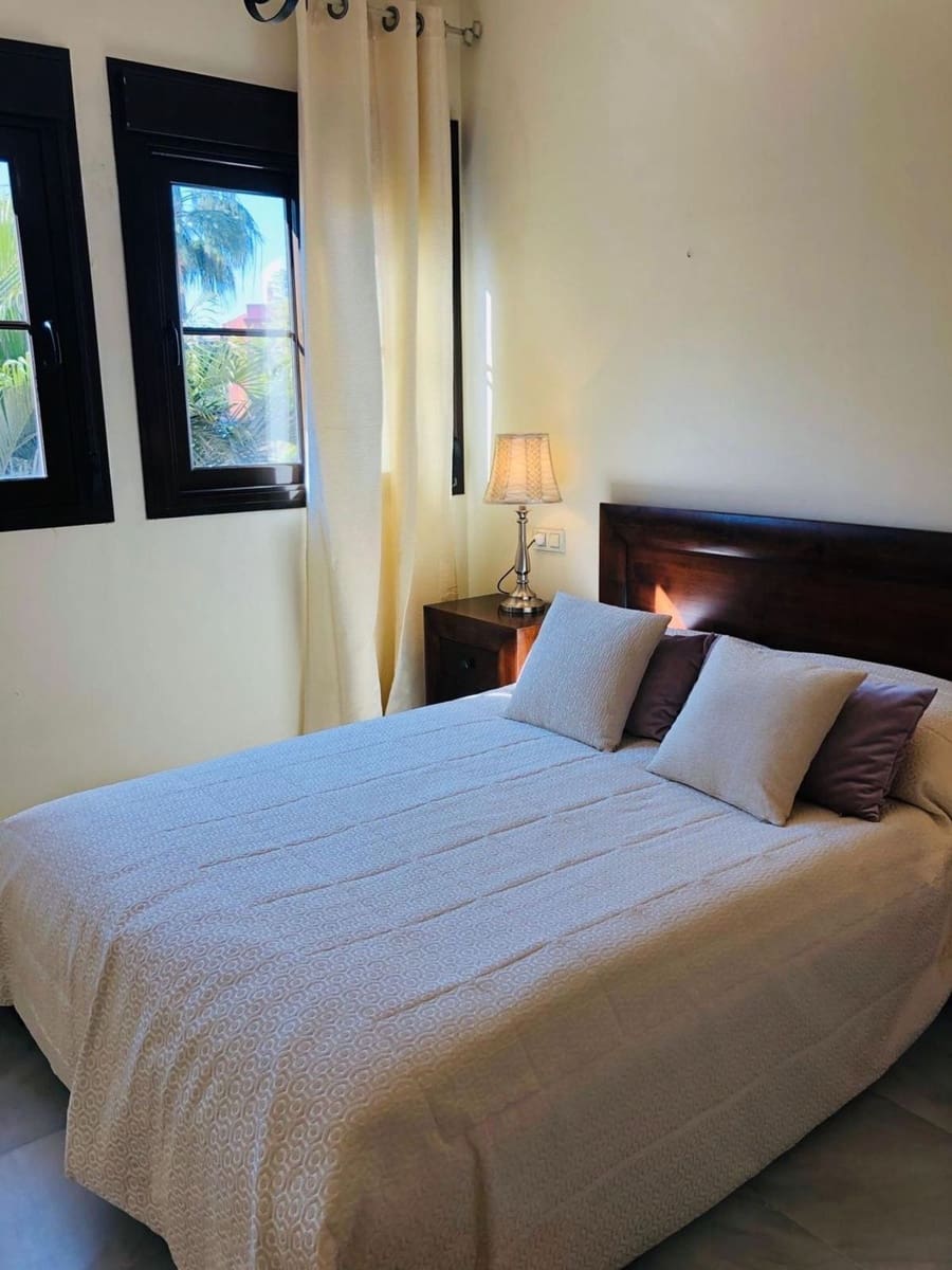 3 bedroom Apartment for sale in Estepona with pool garage - € 595,000 (Ref: 9227946)