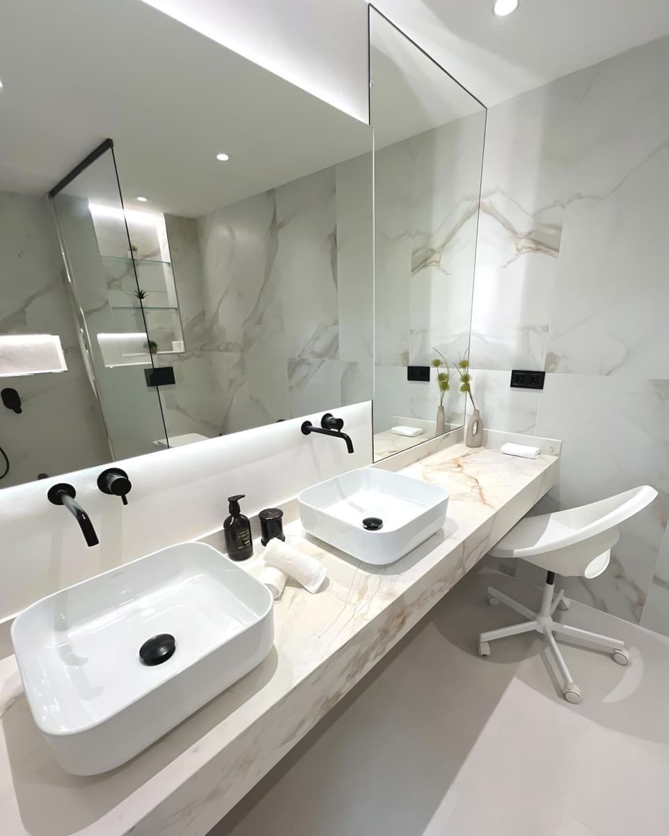 3 bedroom Apartment for sale in Nueva Andalucia - € 849,000 (Ref: 9227950)