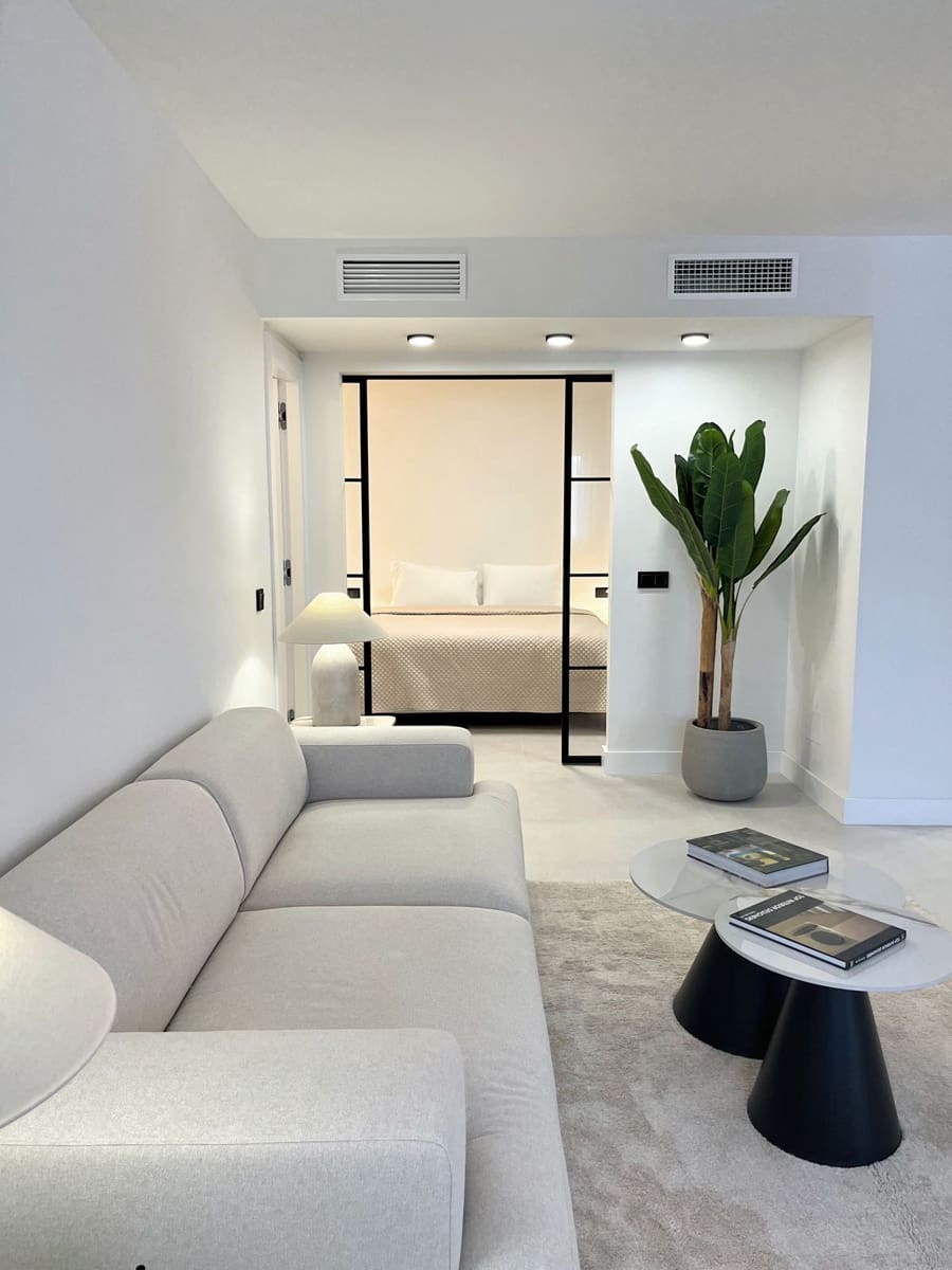 3 bedroom Apartment for sale in Nueva Andalucia - € 849,000 (Ref: 9227950)