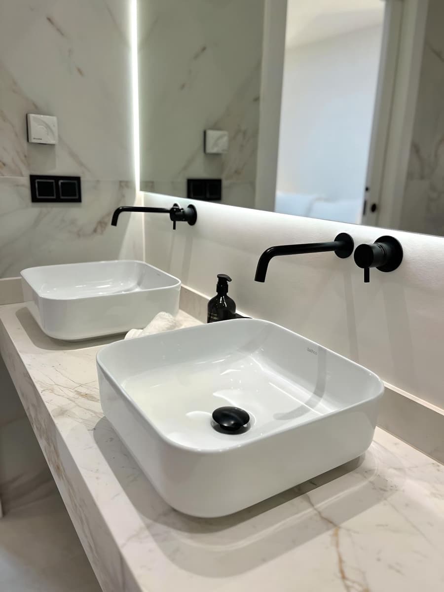 3 bedroom Apartment for sale in Nueva Andalucia - € 849,000 (Ref: 9227950)