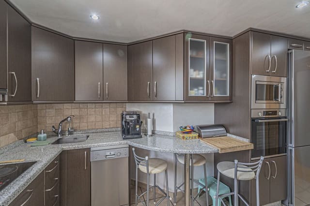 2 bedroom Apartment for sale in Estepona with pool - € 410,000 (Ref: 9227955)