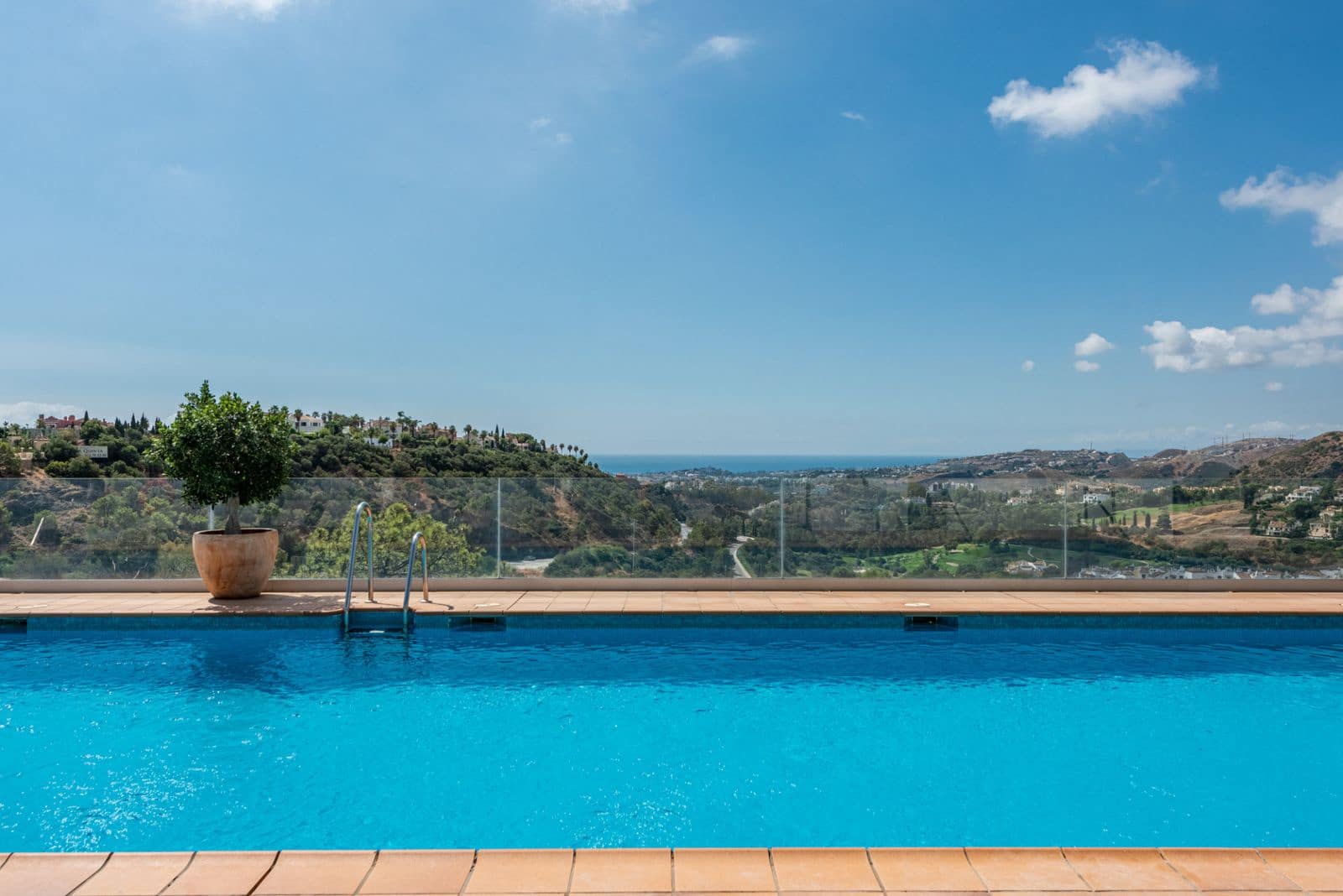 3 Zimmer Penthouse zu verkaufen in Benahavis - 925.000 € (Ref: 9251767)