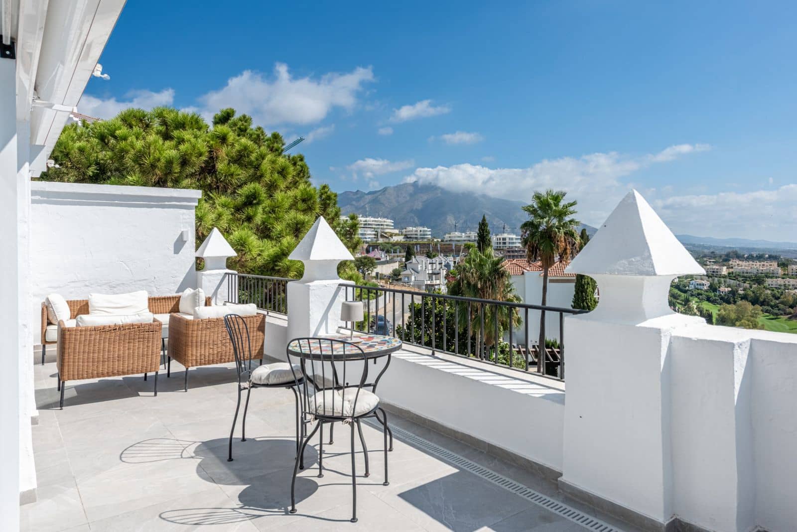 3 Zimmer Penthouse zu verkaufen in Benahavis - 925.000 € (Ref: 9251767)