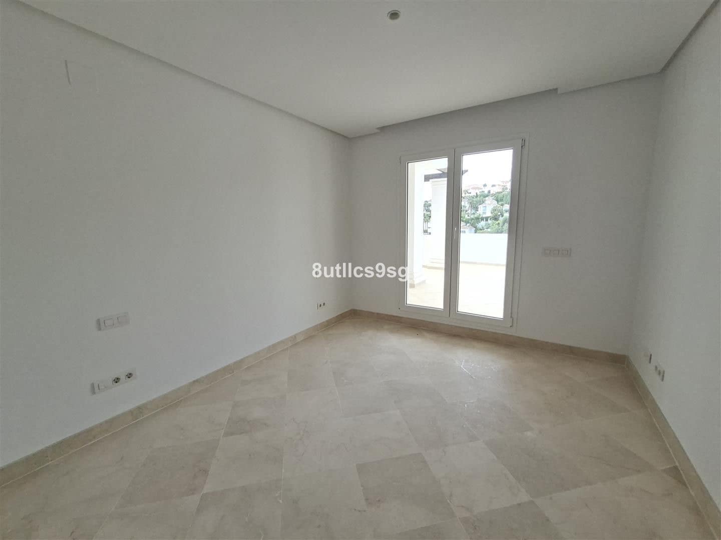 2 makuuhuone Huoneisto myytävänä paikassa Aloha Golf - 677 000 € (Ref: 9262120)