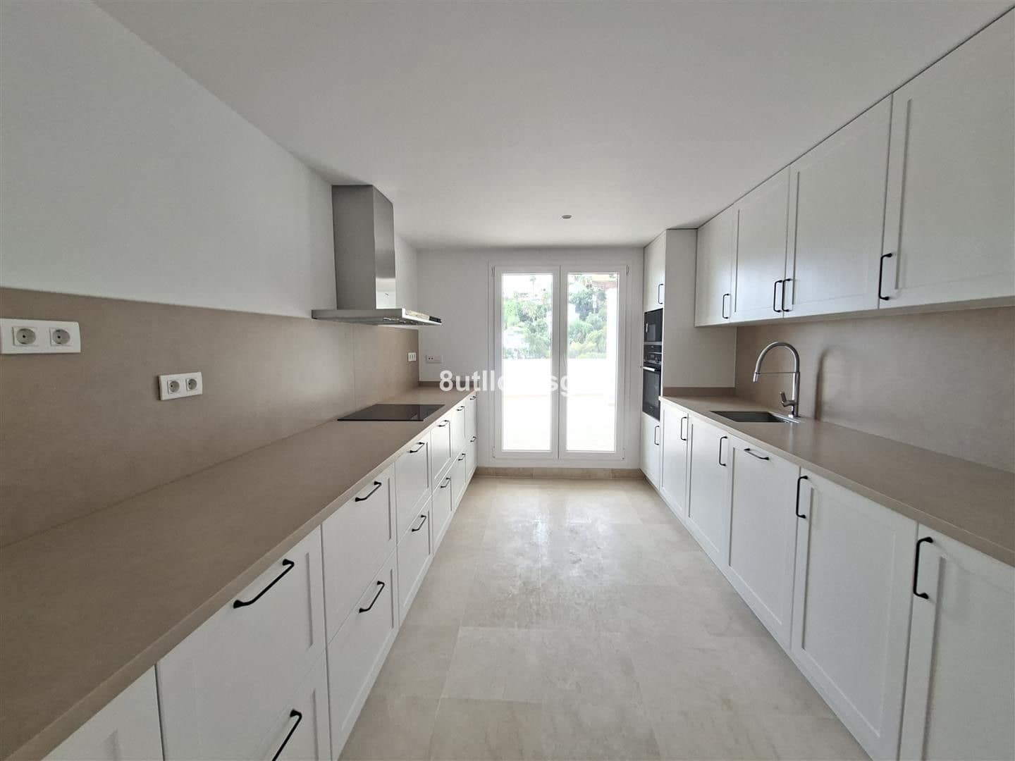 2 makuuhuone Huoneisto myytävänä paikassa Aloha Golf - 677 000 € (Ref: 9262120)