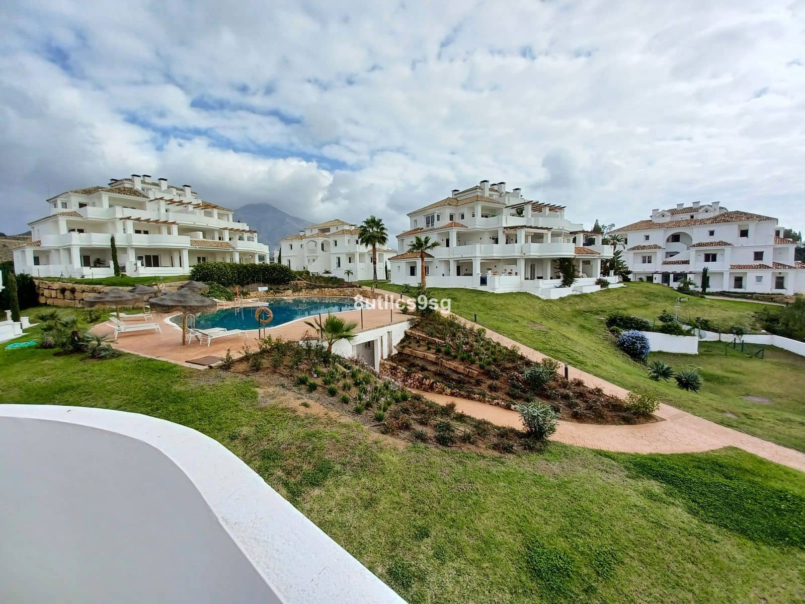 2 makuuhuone Huoneisto myytävänä paikassa Aloha Golf - 677 000 € (Ref: 9262120)