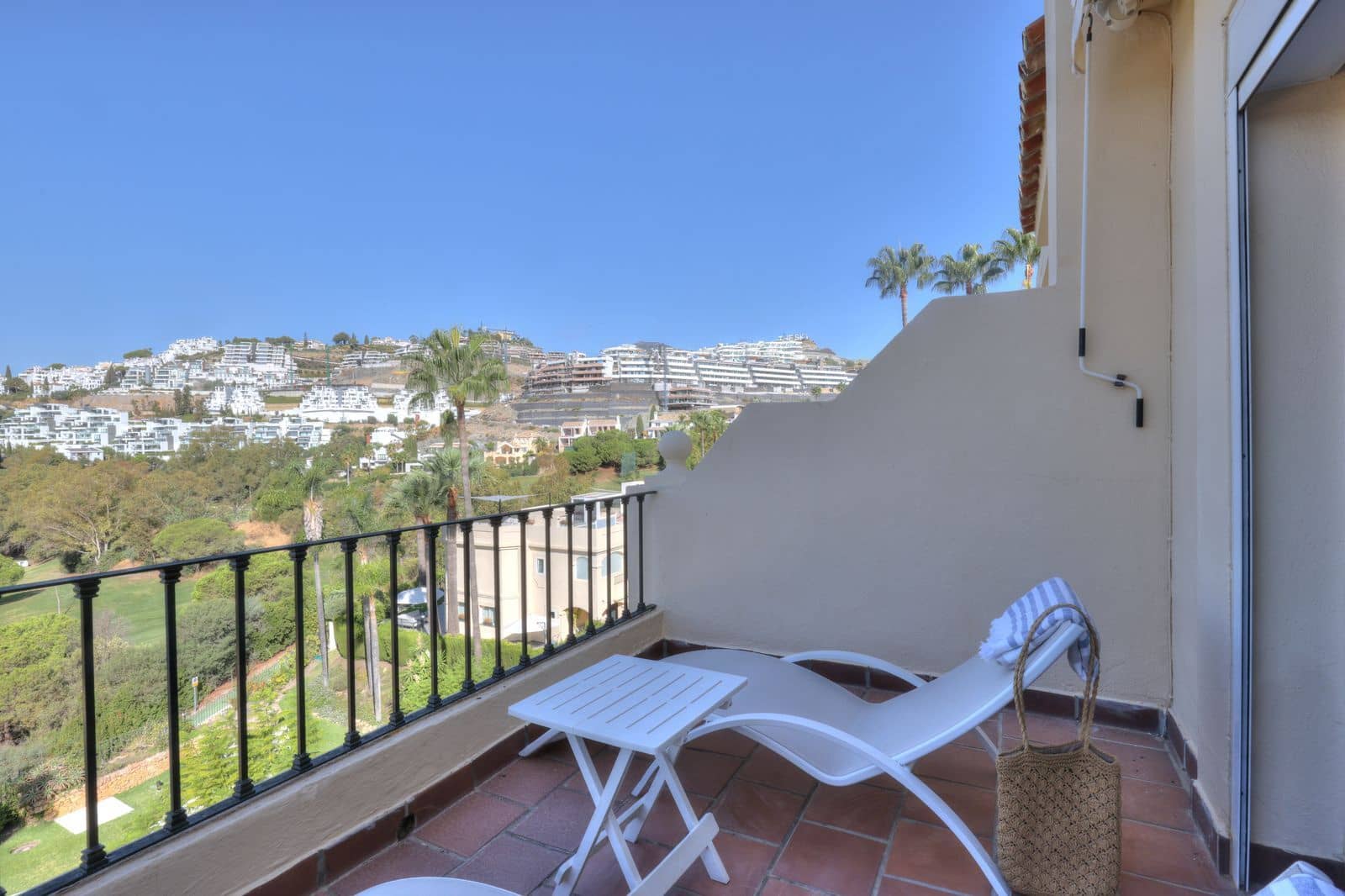 3 makuuhuone Kattohuoneisto myytävänä paikassa La Quinta mukana uima-altaan - 649 995 € (Ref: 9348814)