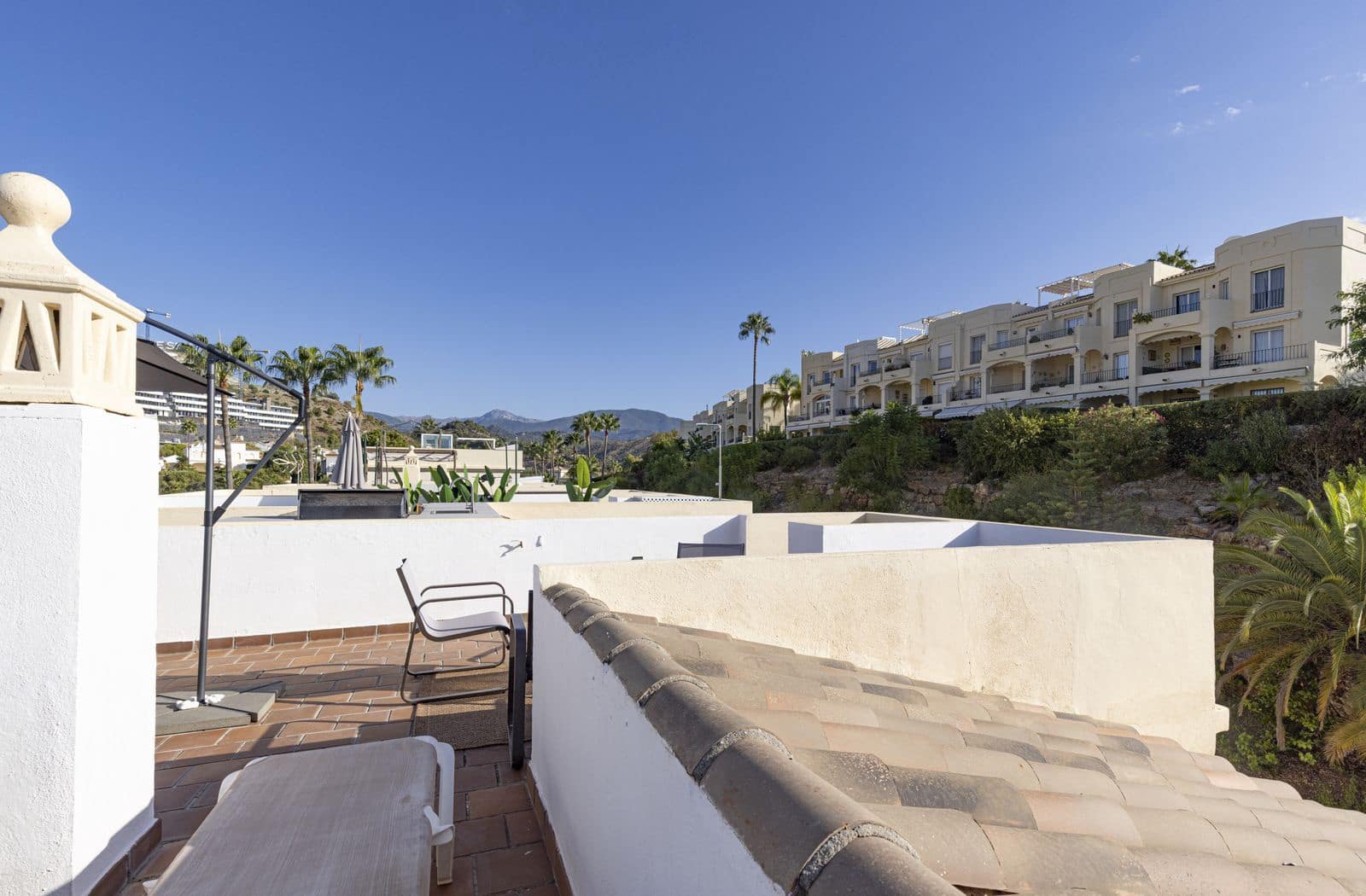 3 makuuhuone Kattohuoneisto myytävänä paikassa La Quinta mukana uima-altaan - 649 995 € (Ref: 9348814)