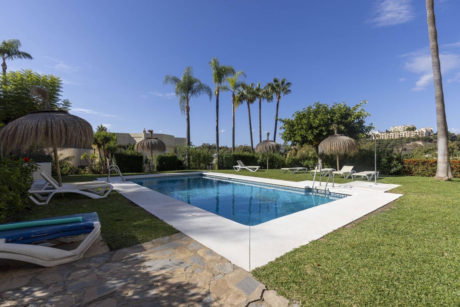 3 makuuhuone Kattohuoneisto myytävänä paikassa La Quinta mukana uima-altaan - 649 995 € (Ref: 9348814)