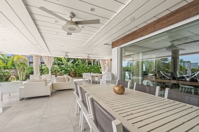 8 Zimmer Villa zu verkaufen in Bahía de Marbella, Marbella - 9.500.000 € (Ref: 9382095)