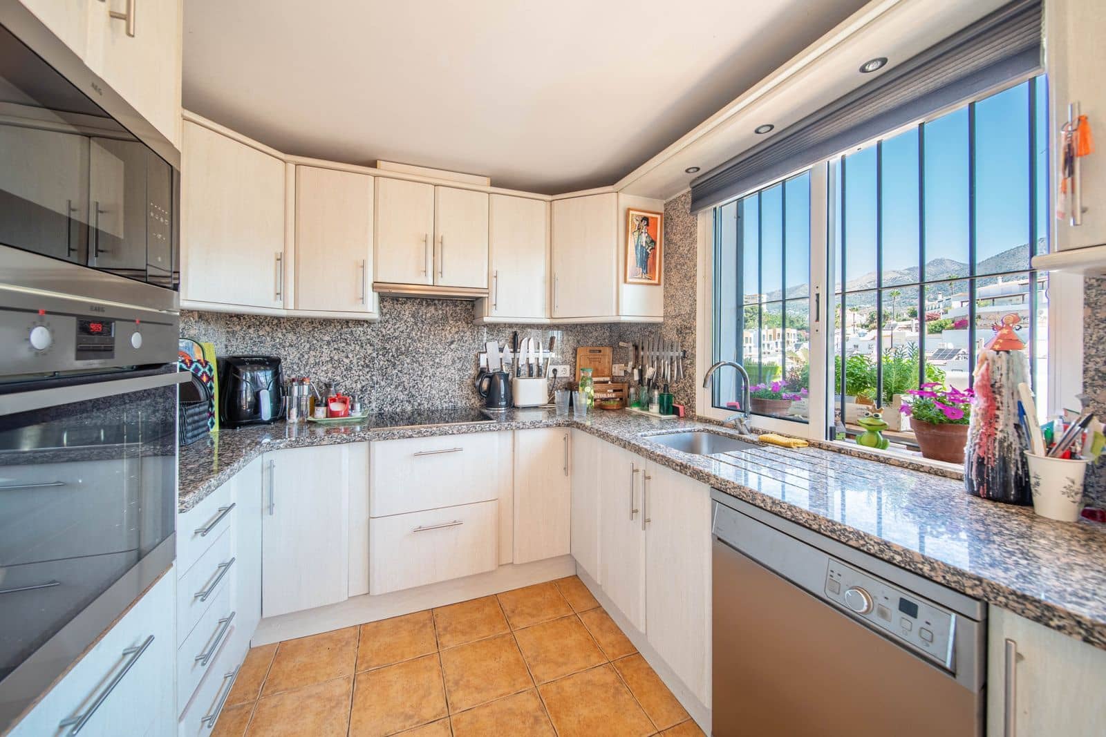 3 quarto Moradia Geminada para venda em Fuengirola com piscina - 499 000 € (Ref: 9382098)