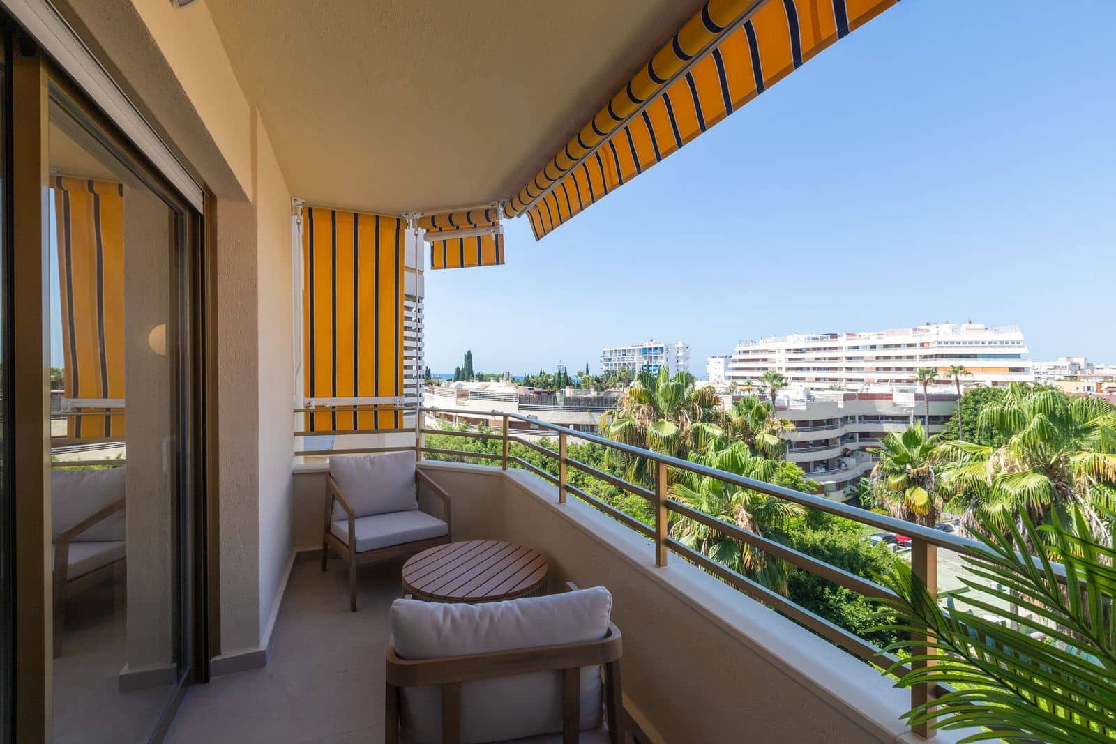 2 Zimmer Penthouse zu verkaufen in Marbella - 629.000 € (Ref: 9382099)