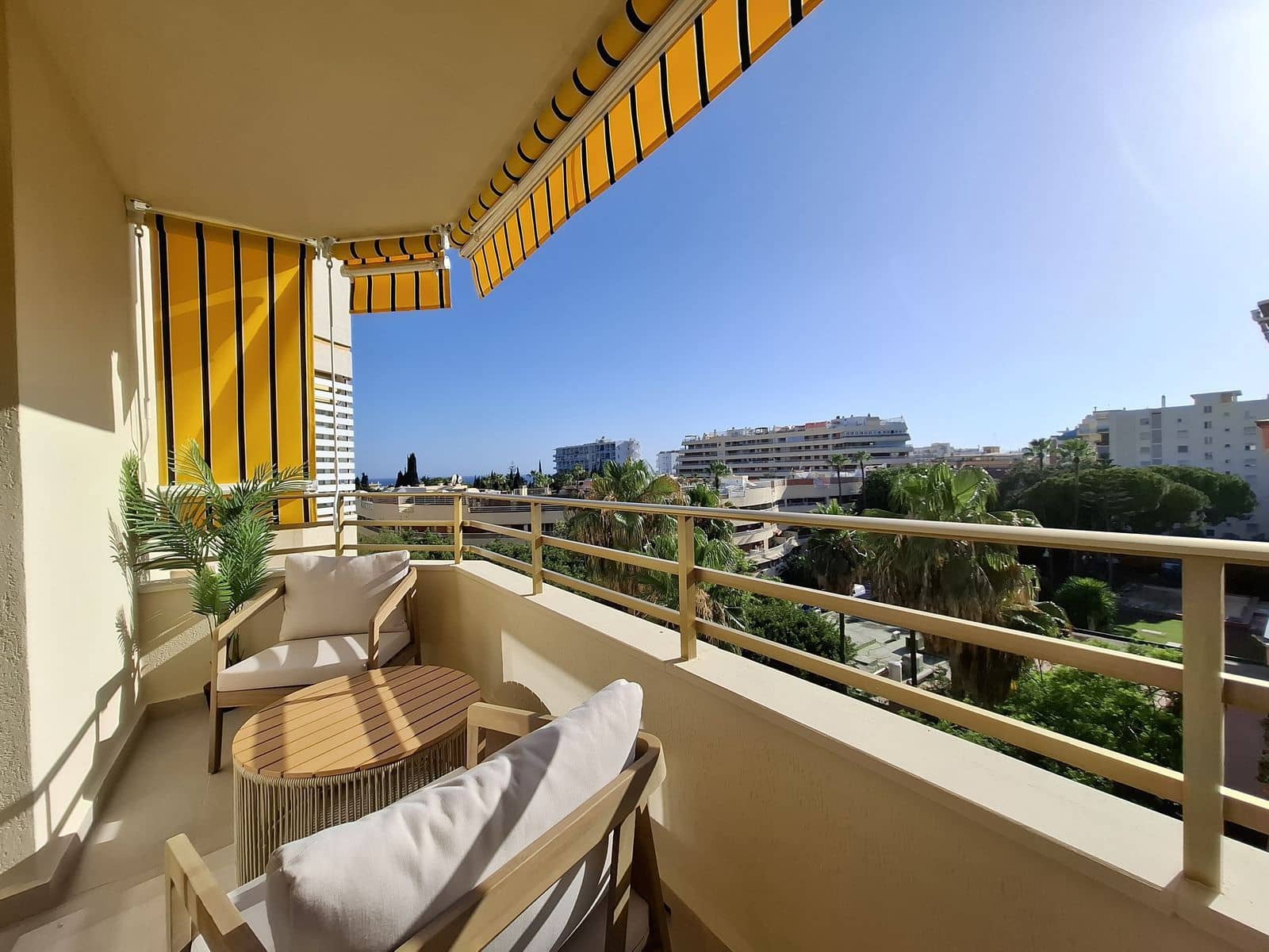 2 Zimmer Penthouse zu verkaufen in Marbella - 629.000 € (Ref: 9382099)