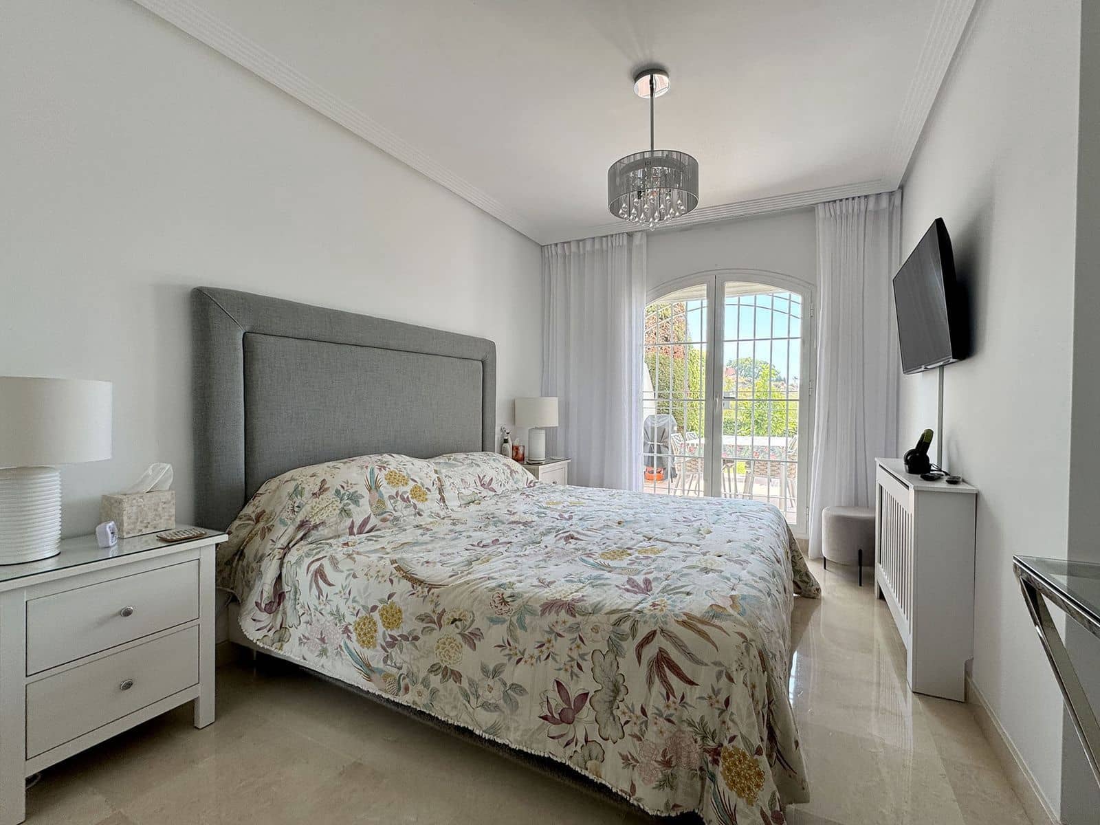 2 bedroom Apartment for sale in Los Arqueros with pool - € 430,000 (Ref: 9382100)