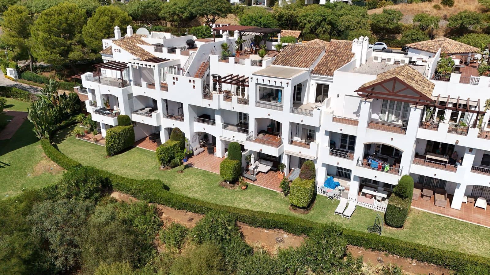 2 bedroom Apartment for sale in Los Arqueros with pool - € 430,000 (Ref: 9382100)