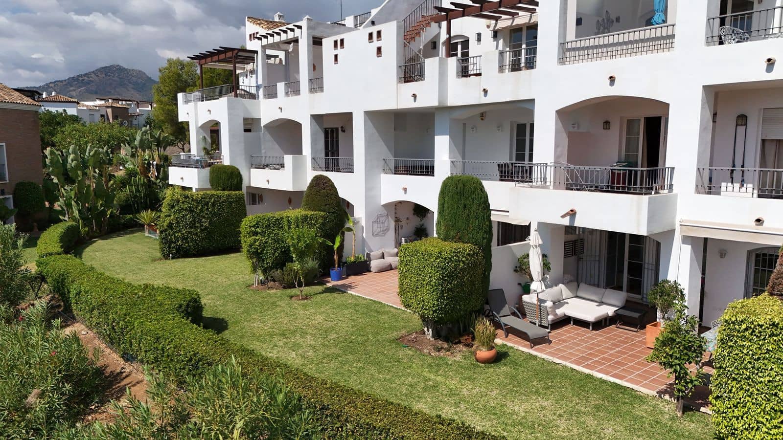 2 bedroom Apartment for sale in Los Arqueros with pool - € 430,000 (Ref: 9382100)