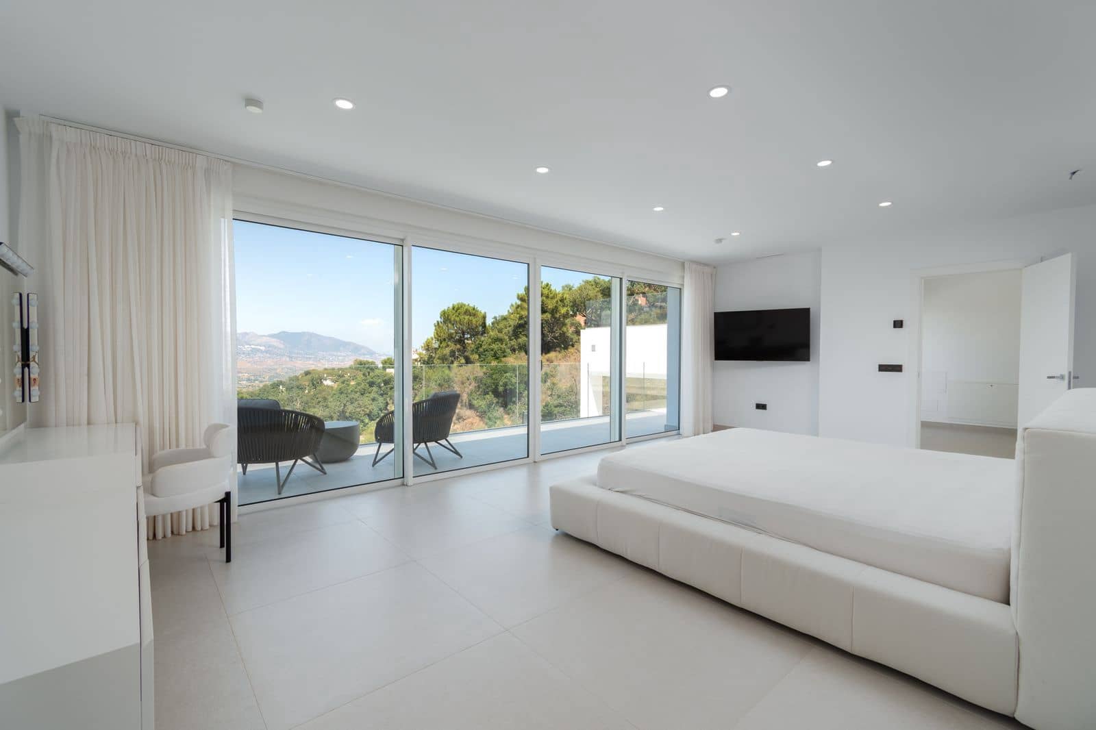 3 soverom Villa til salgs i La Mairena med svømmebasseng - € 2 400 000 (Ref: 9382101)