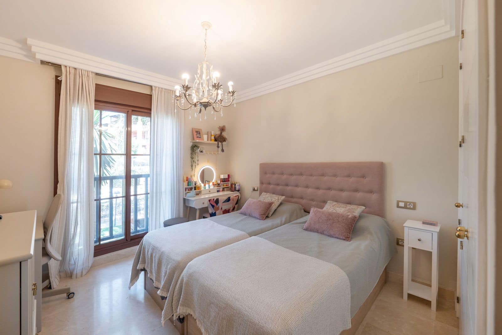 2 Zimmer Apartment zu verkaufen in Benahavis - 420.000 € (Ref: 9382102)