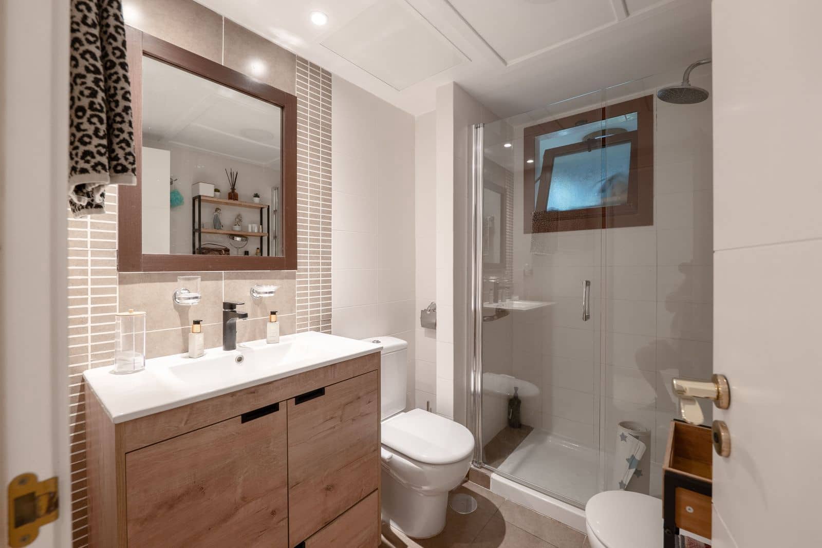 2 Zimmer Apartment zu verkaufen in Benahavis - 420.000 € (Ref: 9382102)