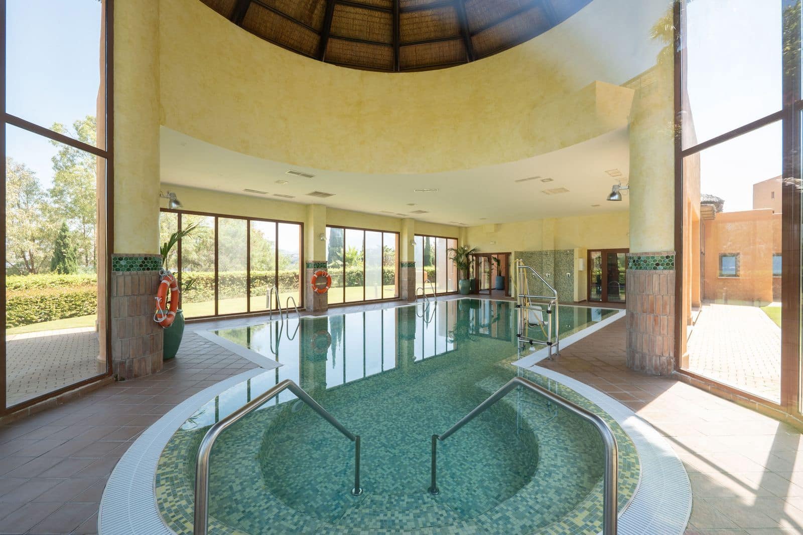 2 Zimmer Apartment zu verkaufen in Benahavis - 420.000 € (Ref: 9382102)