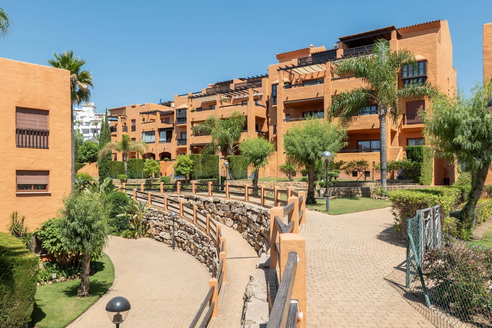 2 Zimmer Apartment zu verkaufen in Benahavis - 420.000 € (Ref: 9382102)