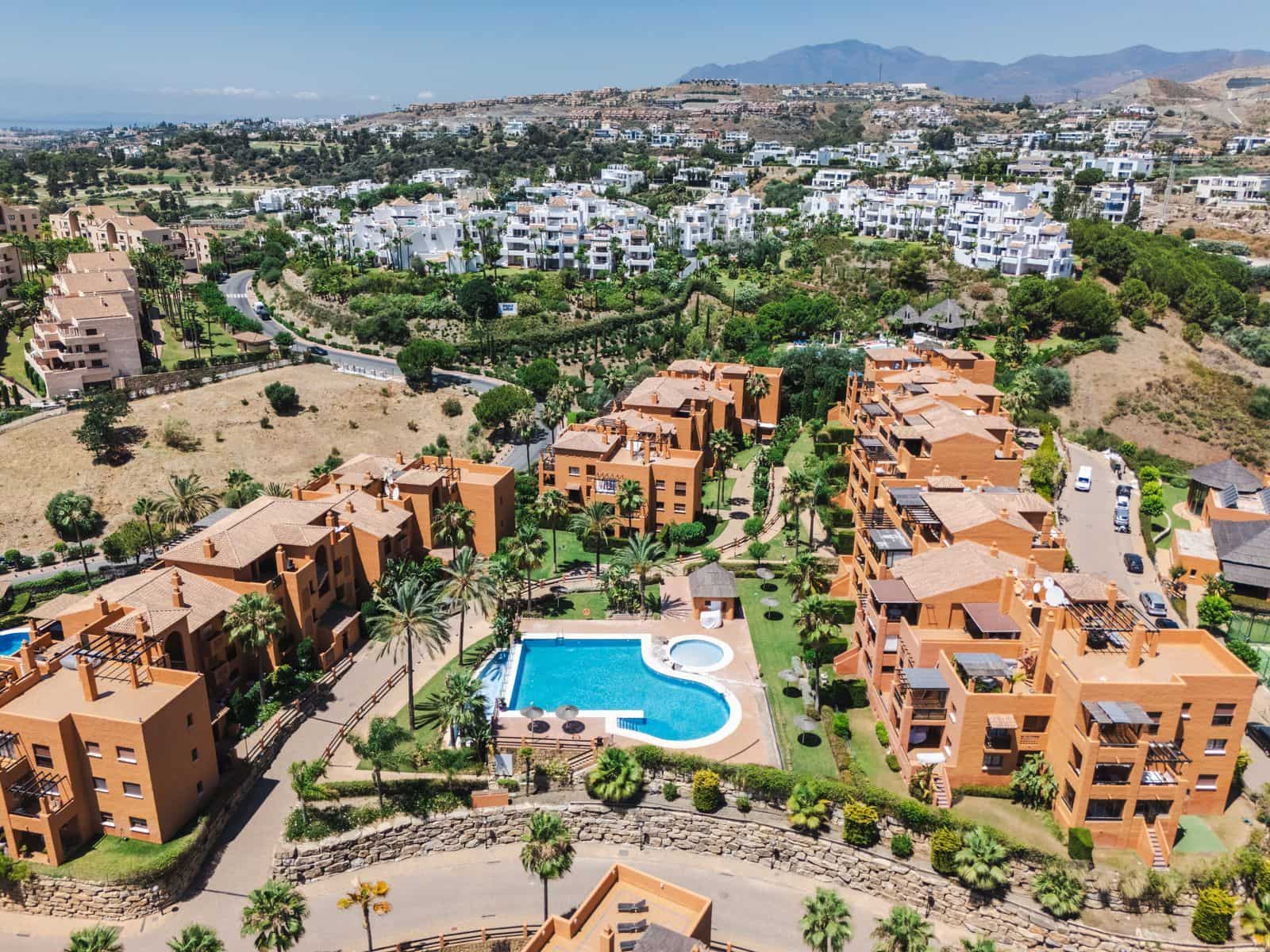 2 Zimmer Apartment zu verkaufen in Benahavis - 420.000 € (Ref: 9382102)