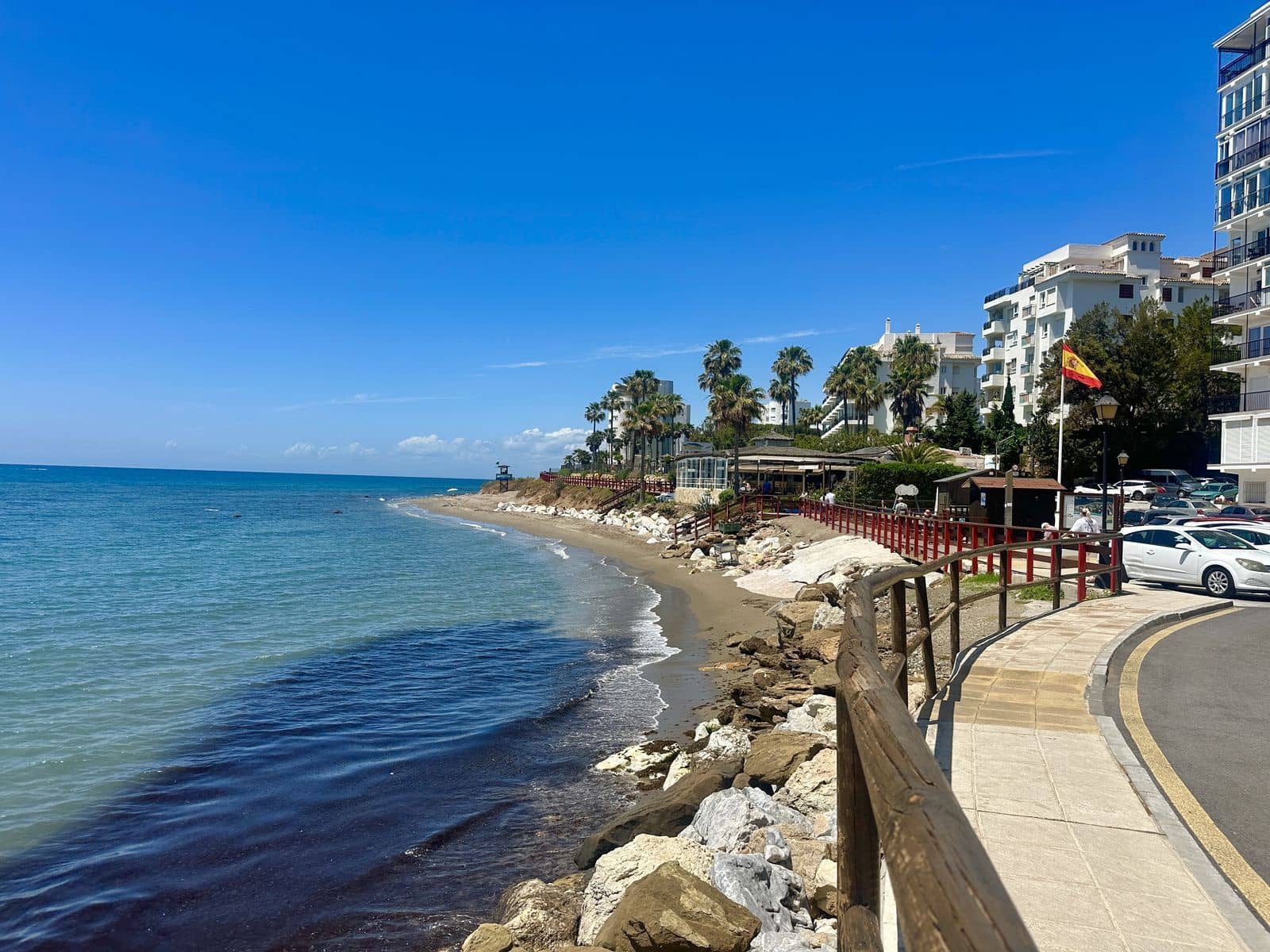 3 bedroom Apartment for sale in Calahonda with garage - € 479,000 (Ref: 9382104)