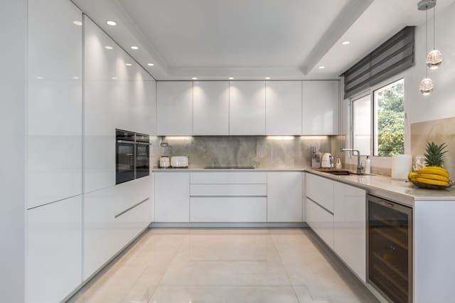 4 bedroom Villa for sale in La Cala de Mijas, Mijas with pool garage - € 999,000 (Ref: 9406069)