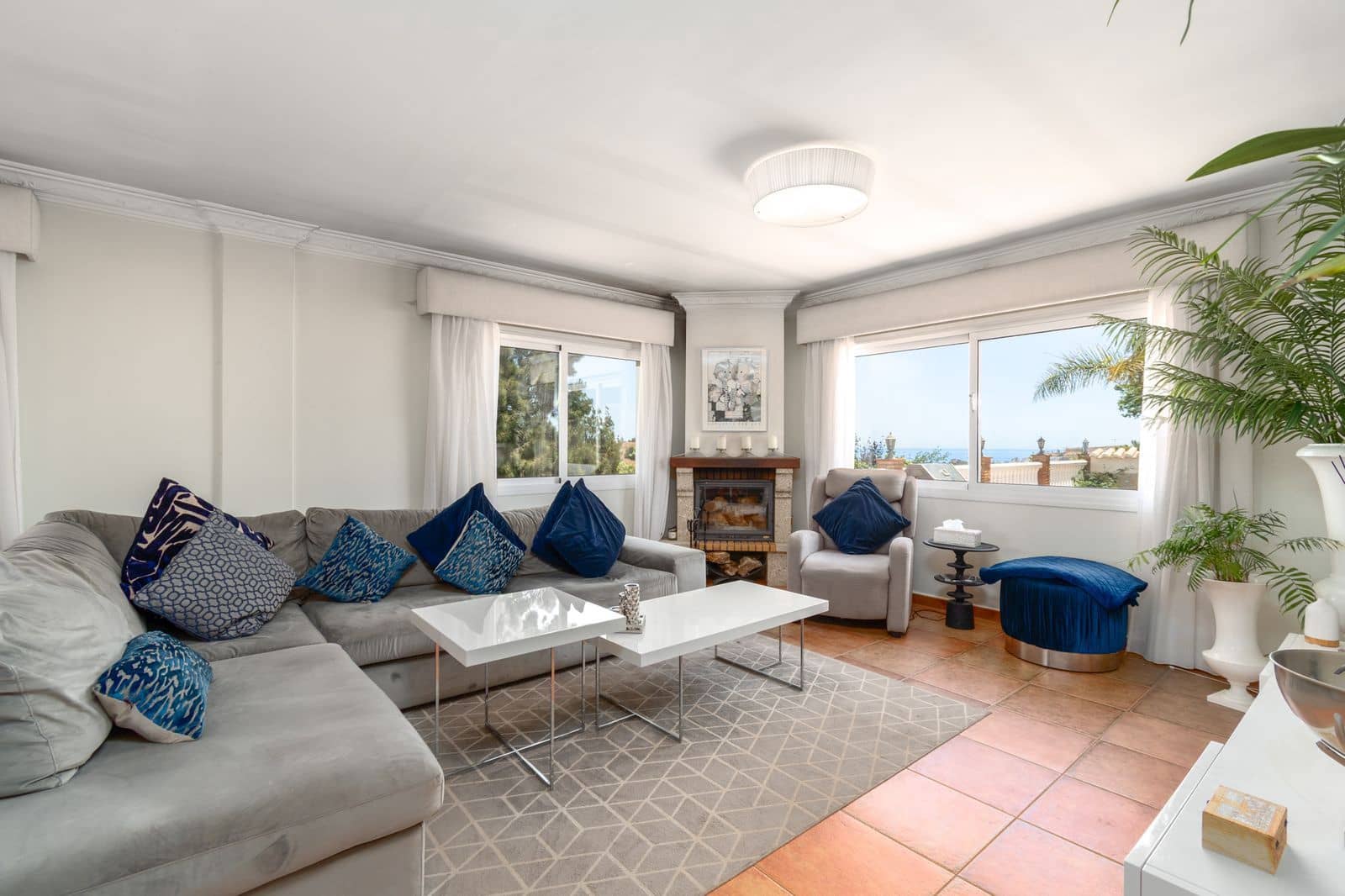 4 bedroom Villa for sale in La Cala de Mijas with pool garage - € 999,000 (Ref: 9406069)