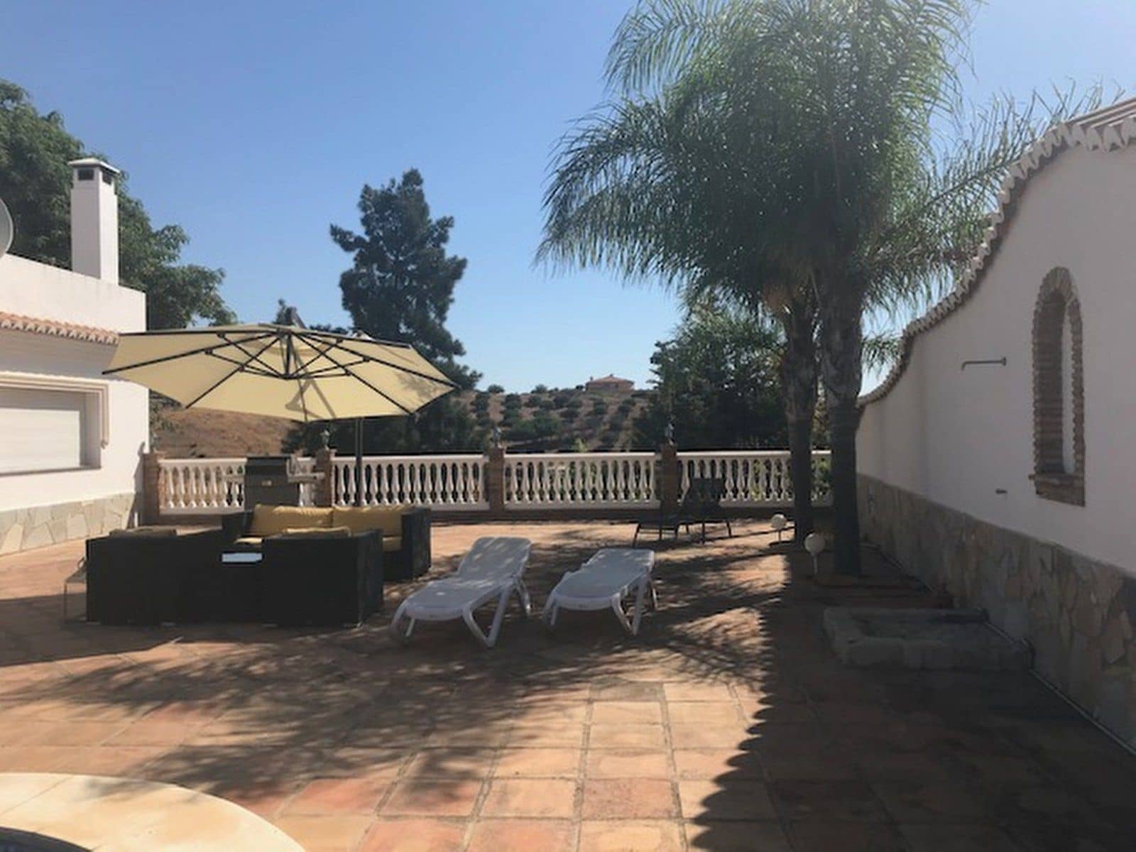 4 bedroom Villa for sale in La Cala de Mijas with pool garage - € 999,000 (Ref: 9406069)