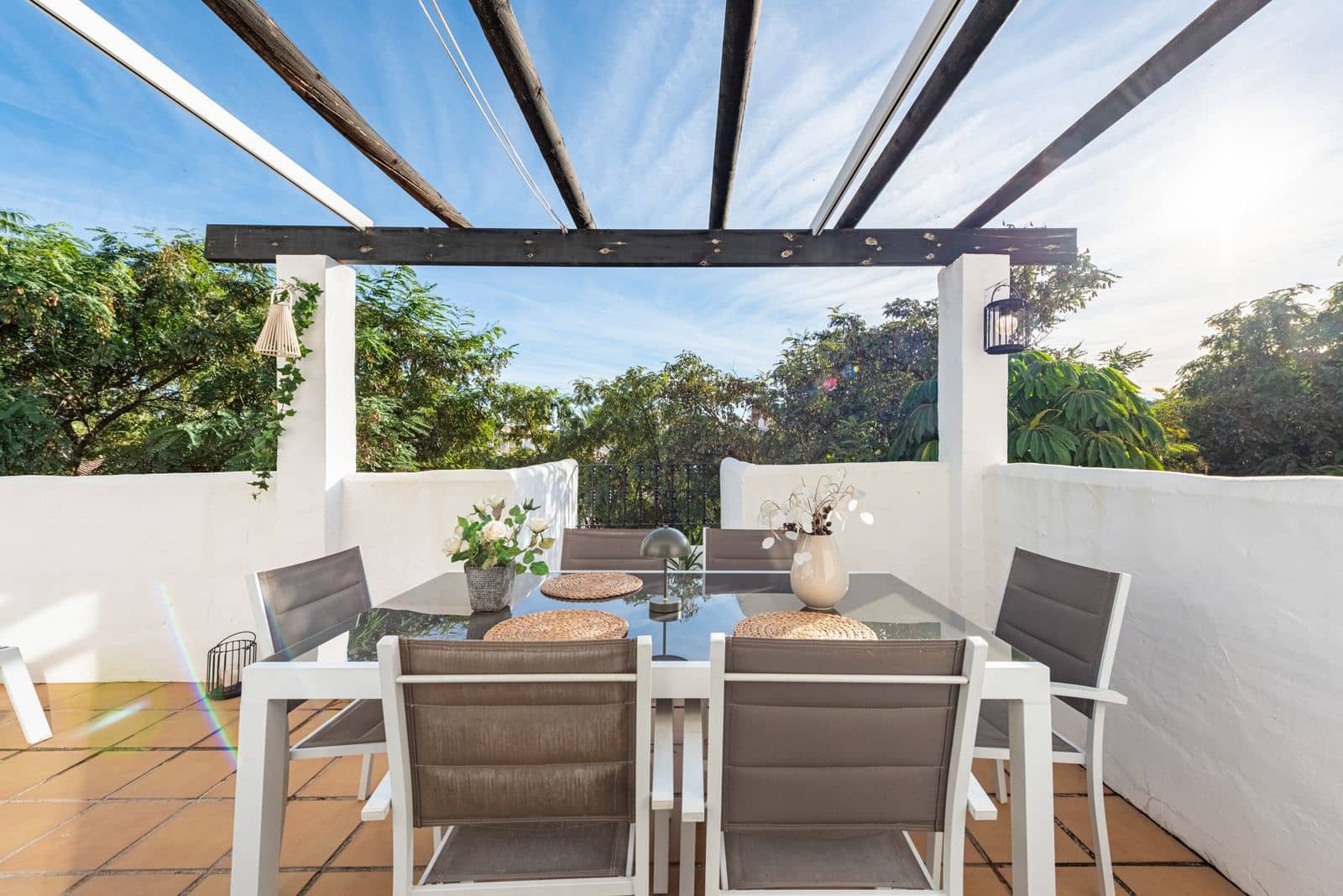 3 bedroom Penthouse for sale in Nueva Andalucia with pool - € 589,000 (Ref: 9424213)