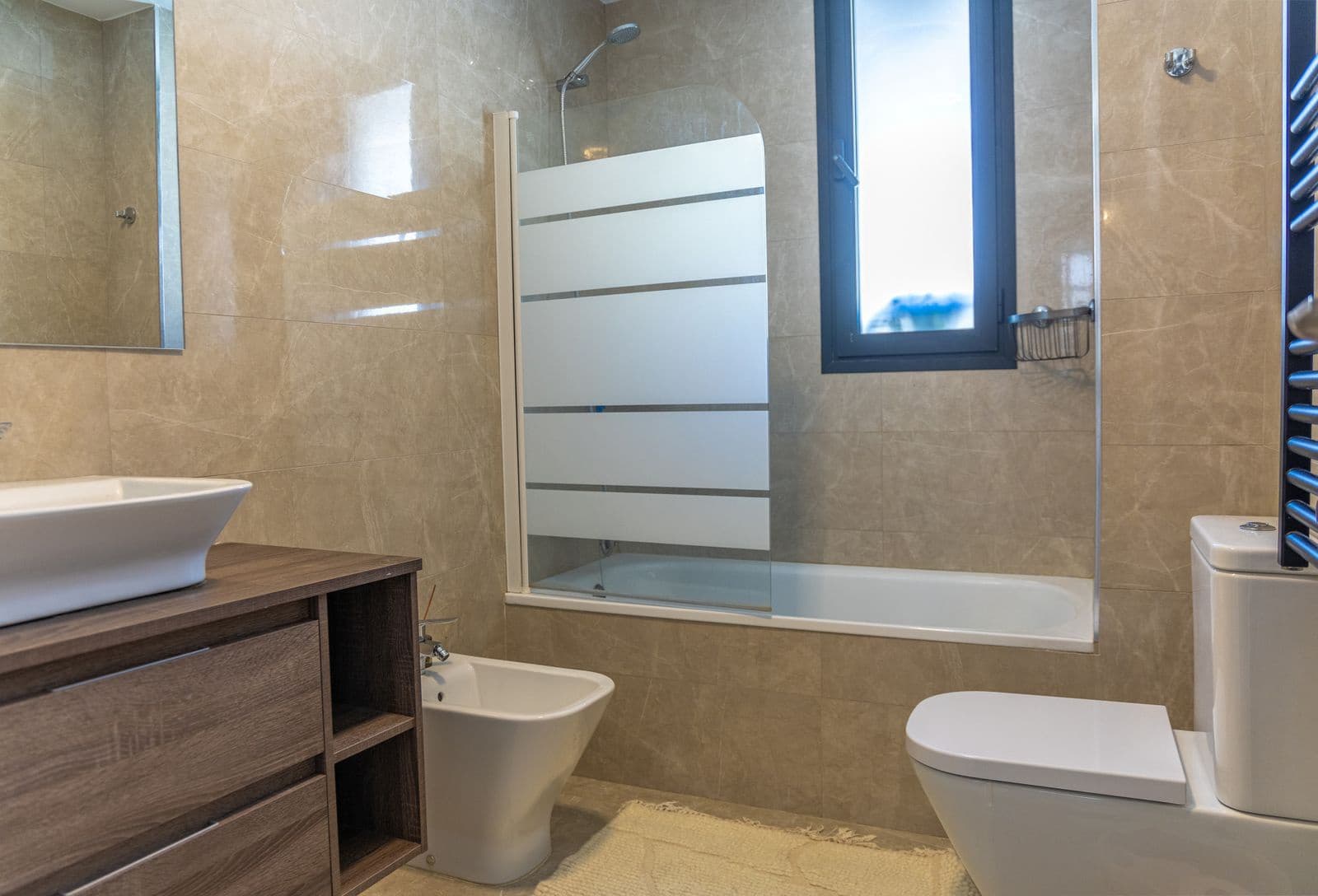 3 makuuhuone Huoneisto myytävänä paikassa Estepona - 420 000 € (Ref: 9439020)