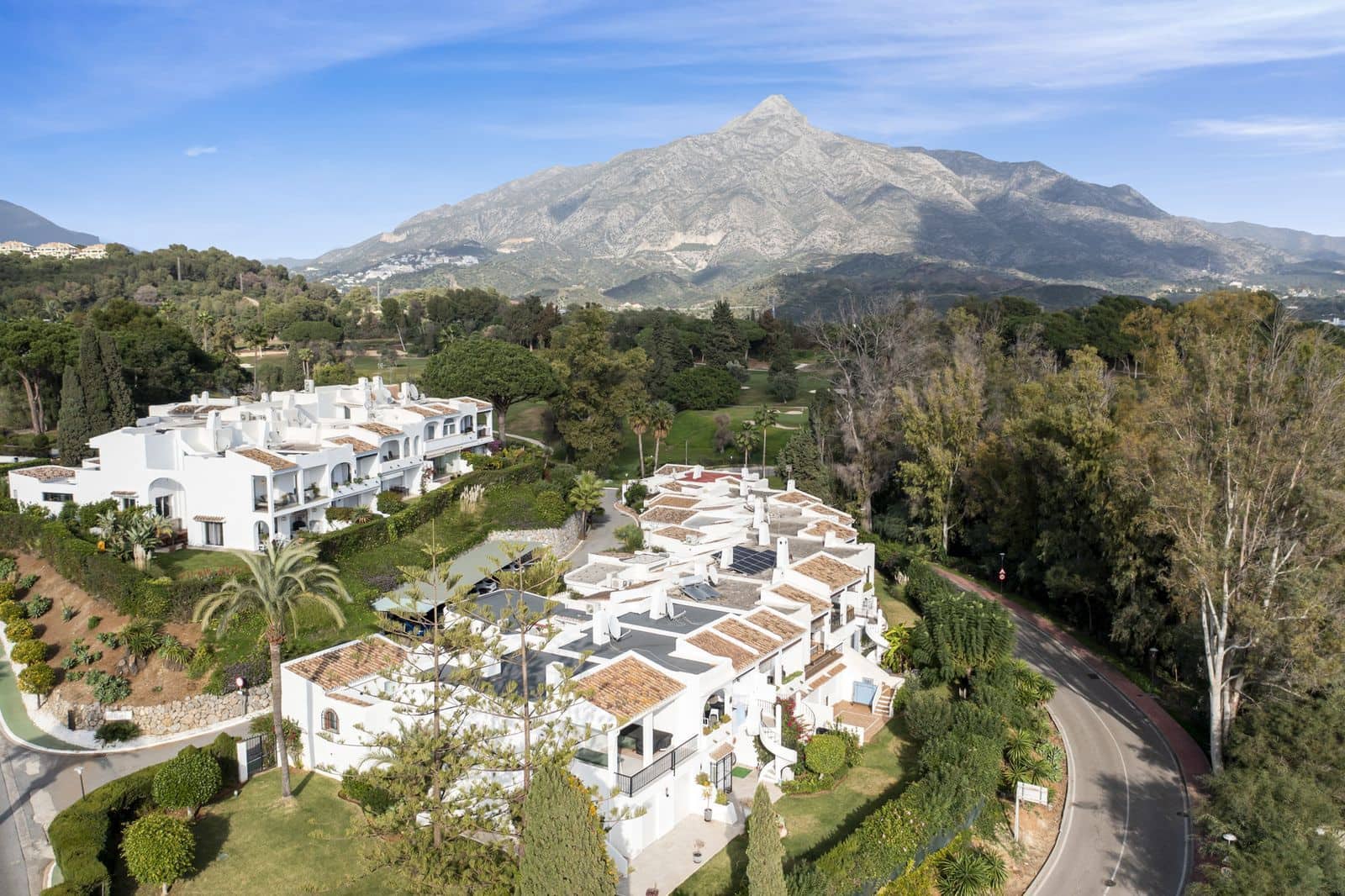 4 makuuhuone Omakotitalo myytävänä paikassa Marbella - 899 000 € (Ref: 9439021)