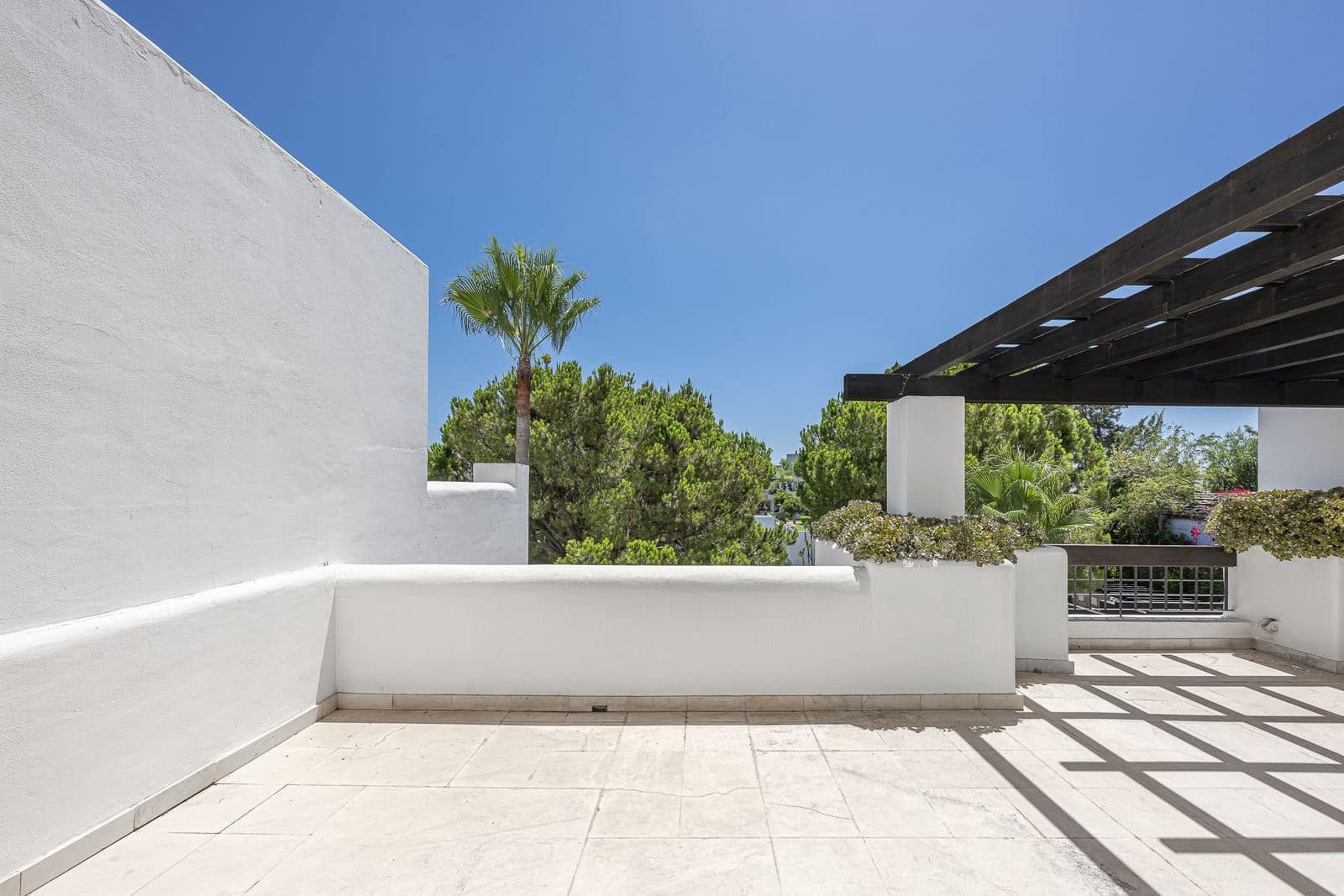 2 bedroom Penthouse for sale in Rio Real with pool - € 635,000 (Ref: 9439022)