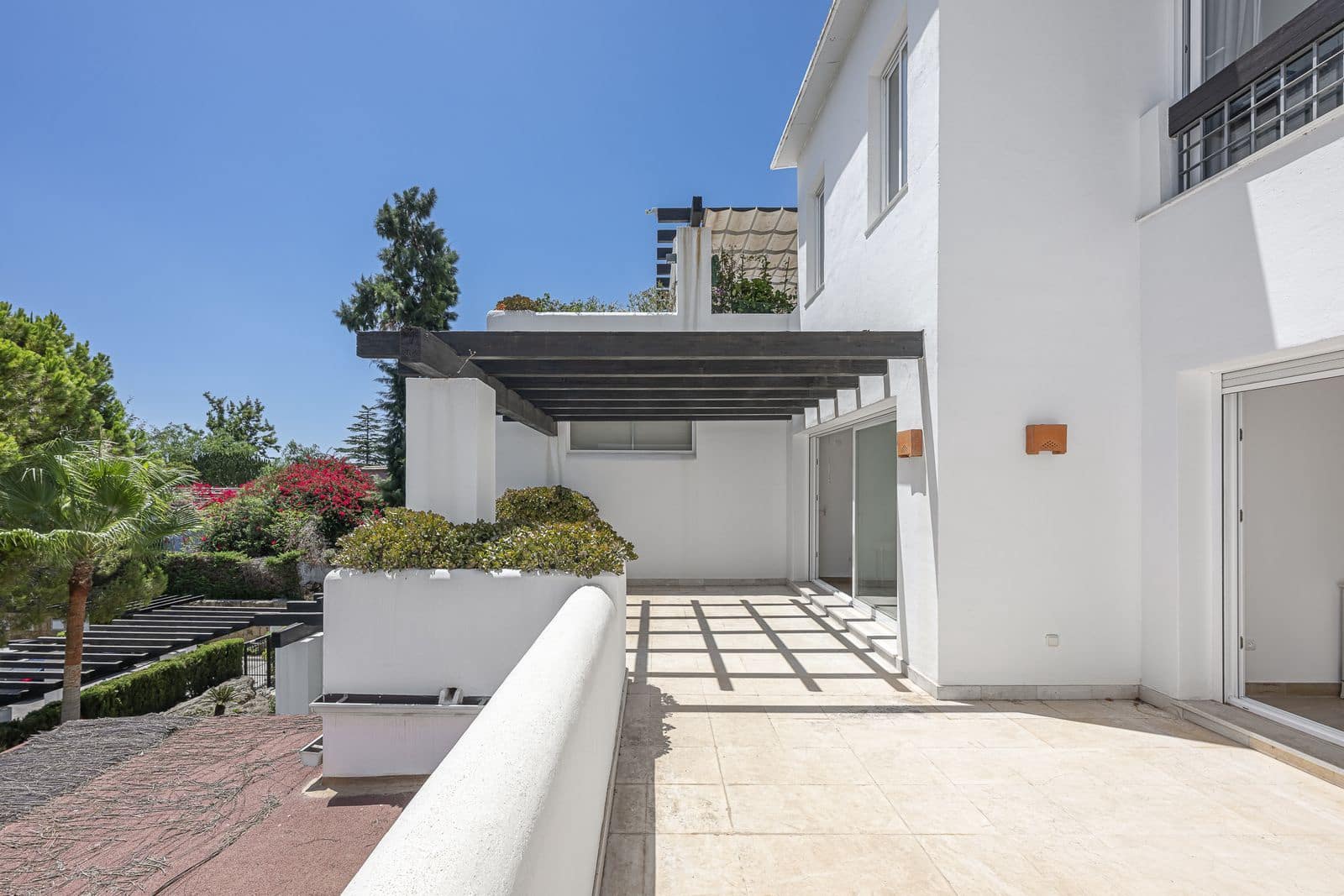 2 bedroom Penthouse for sale in Rio Real with pool - € 635,000 (Ref: 9439022)