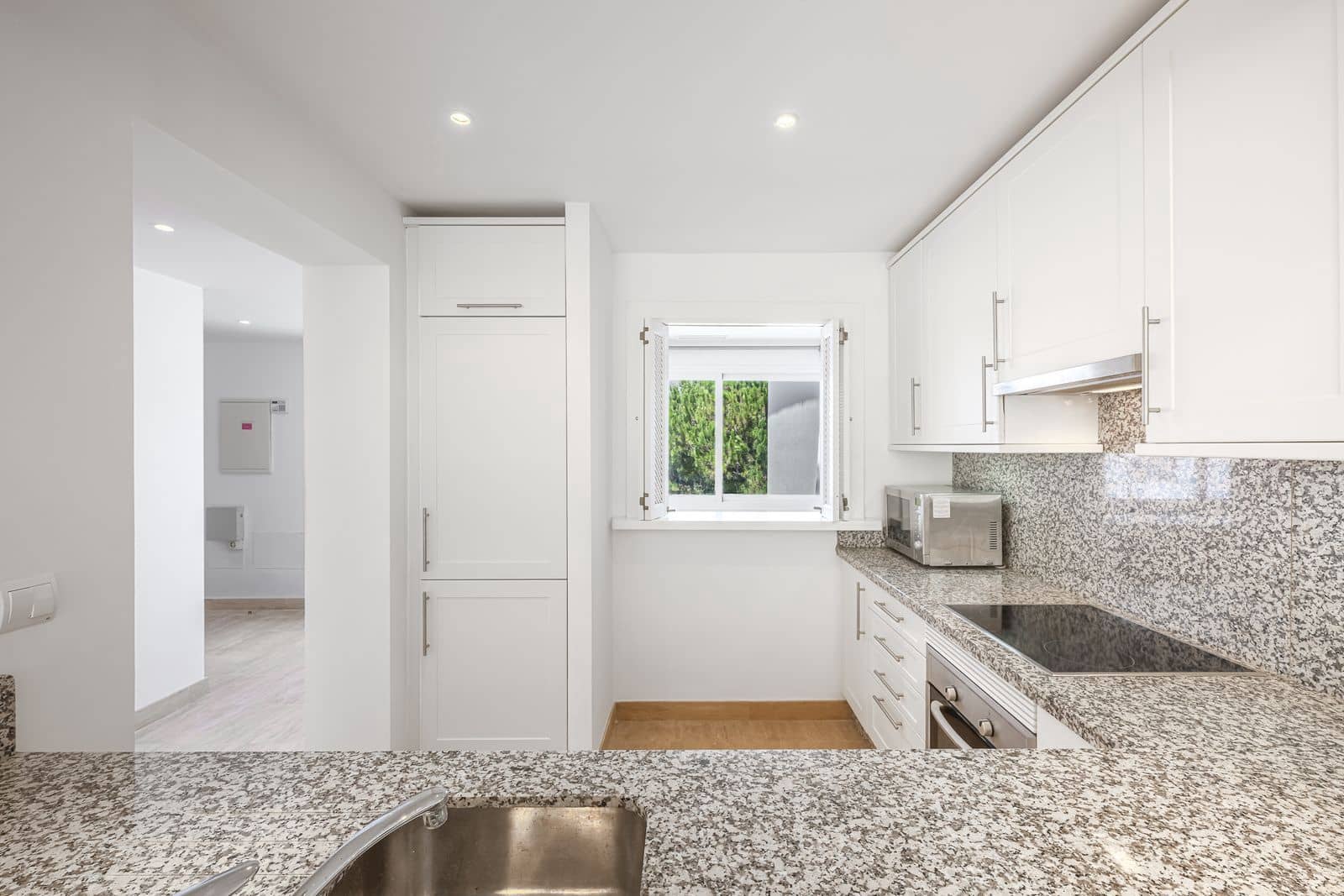 2 bedroom Penthouse for sale in Rio Real with pool - € 635,000 (Ref: 9439022)