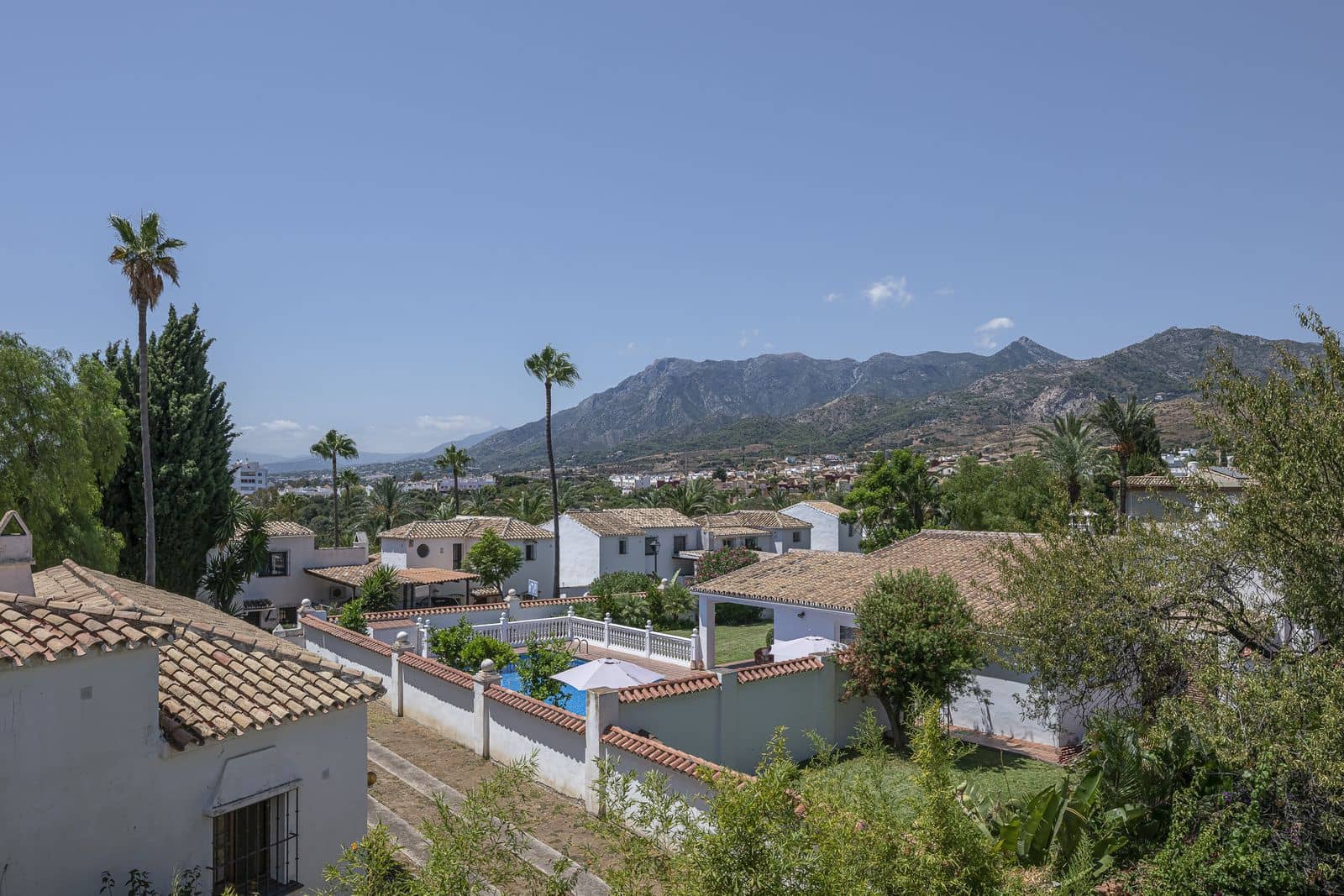 2 bedroom Penthouse for sale in Rio Real with pool - € 635,000 (Ref: 9439022)