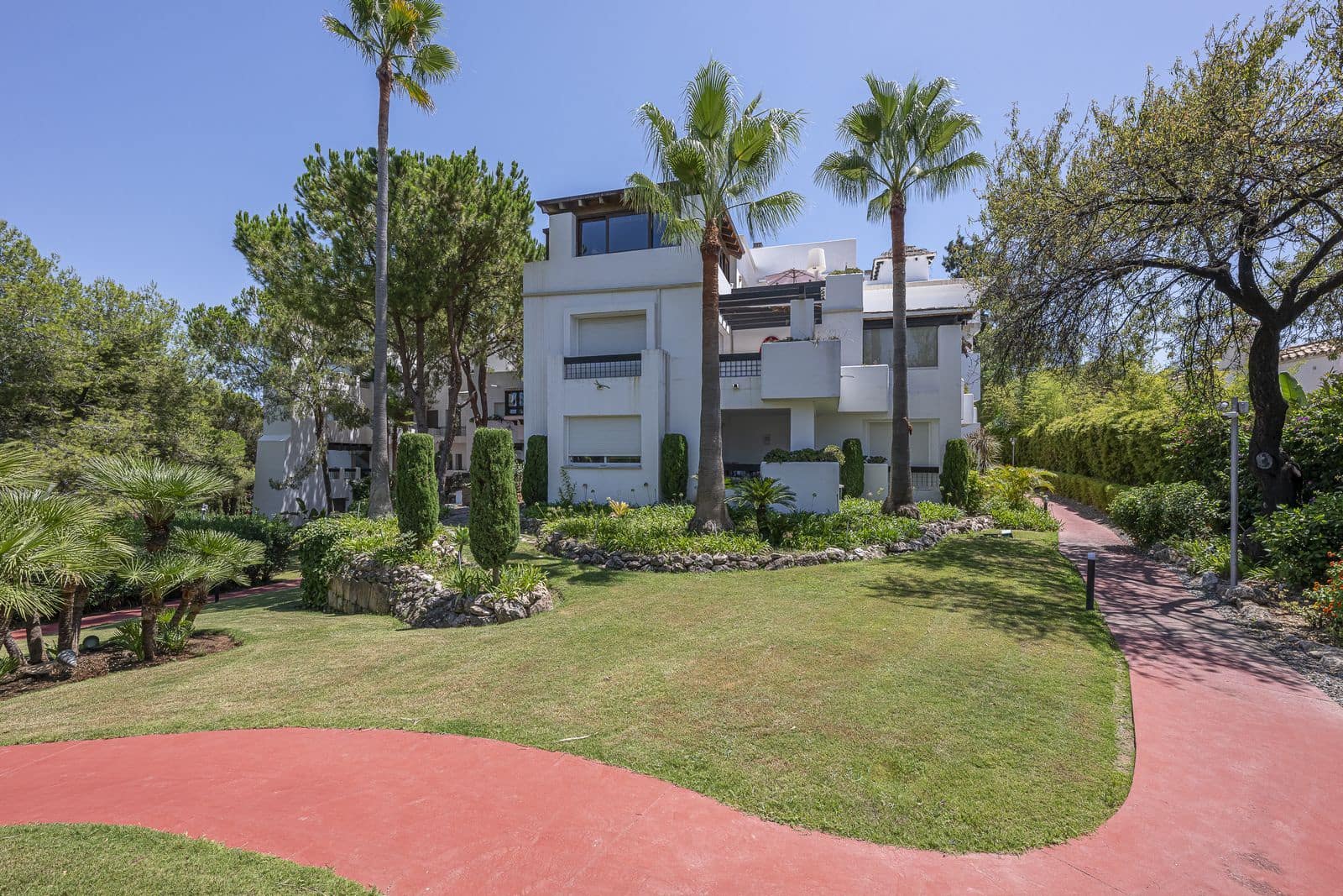 2 bedroom Penthouse for sale in Rio Real with pool - € 635,000 (Ref: 9439022)