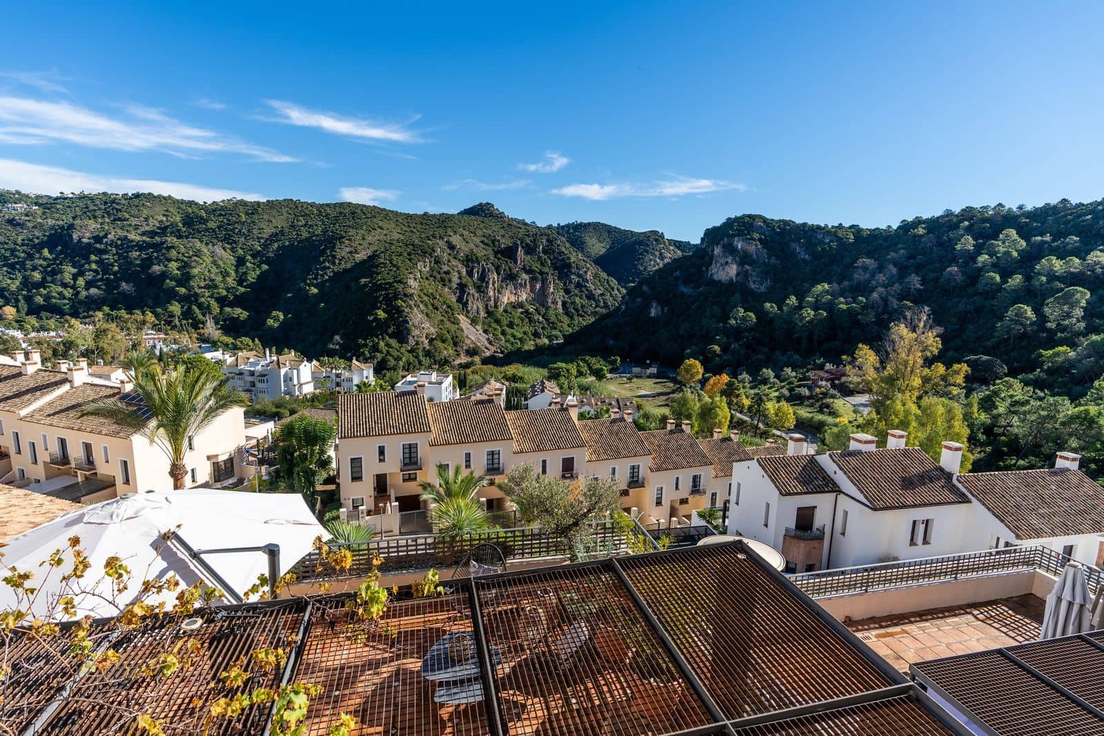 4 sovrum Hus till salu i Benahavis med garage - 695 000 € (Ref: 9450004)