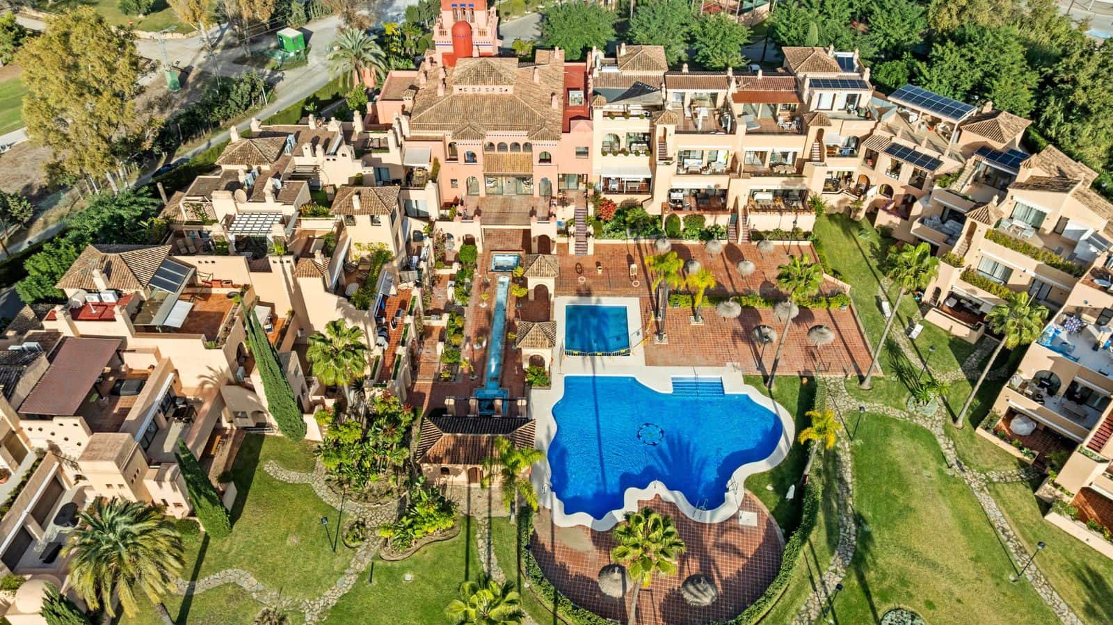 3 makuuhuone Kattohuoneisto myytävänä paikassa Benahavis mukana uima-altaan - 925 000 € (Ref: 9451667)