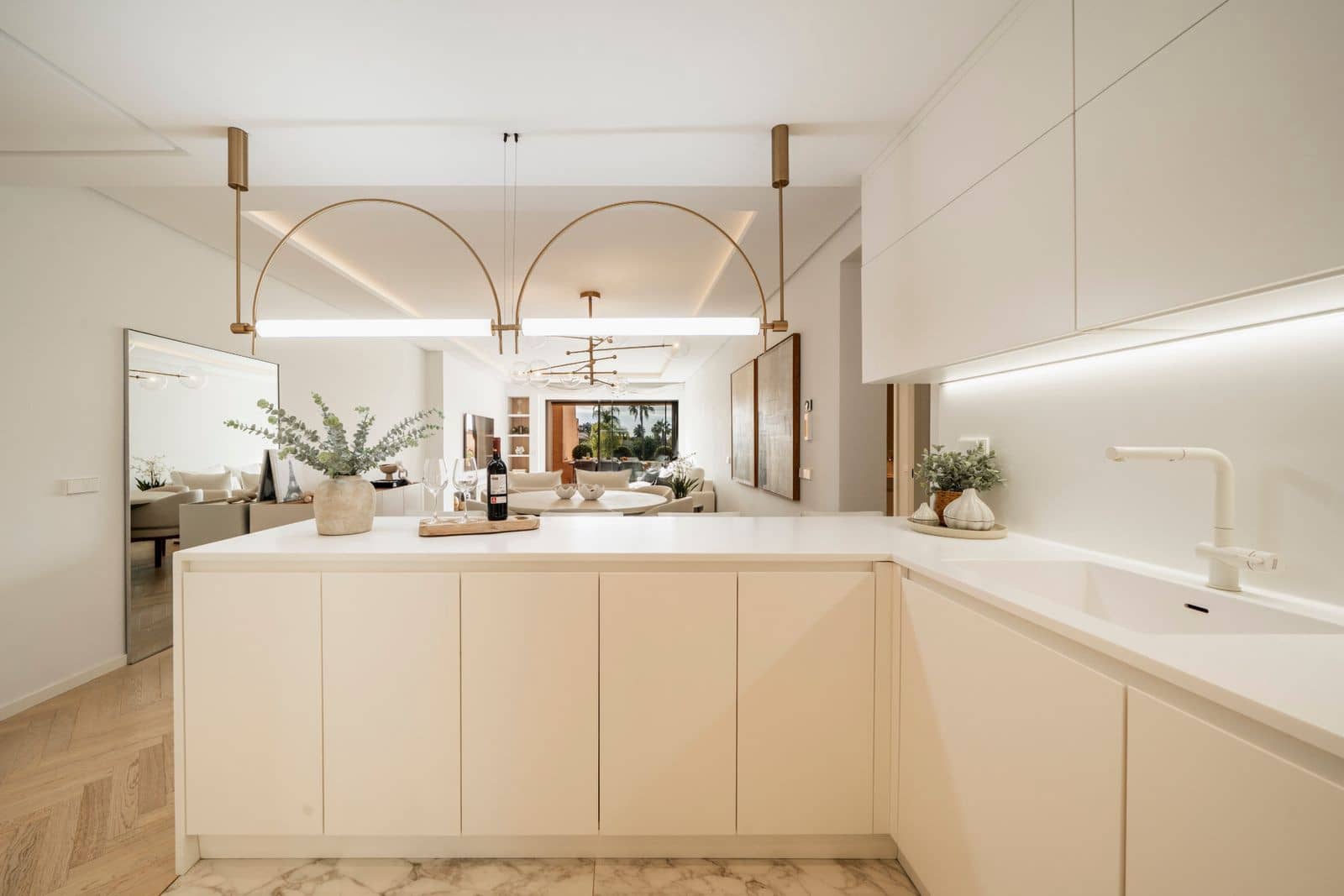 3 bedroom Penthouse for sale in Benahavis with pool - € 925,000 (Ref: 9451667)